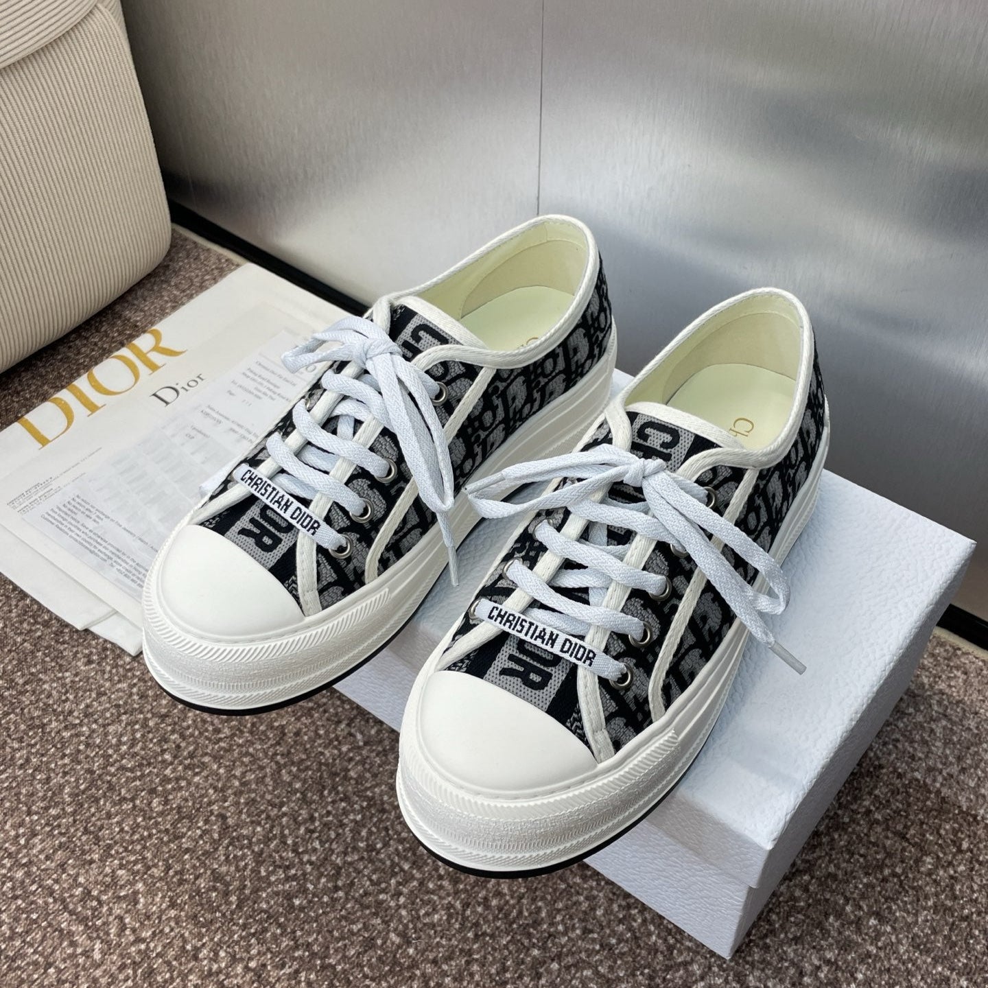 DIOR 25S WALK'N' SNEAKER IN DARK GREY DIOR OBLIQUE EMBROIDERED COTTON