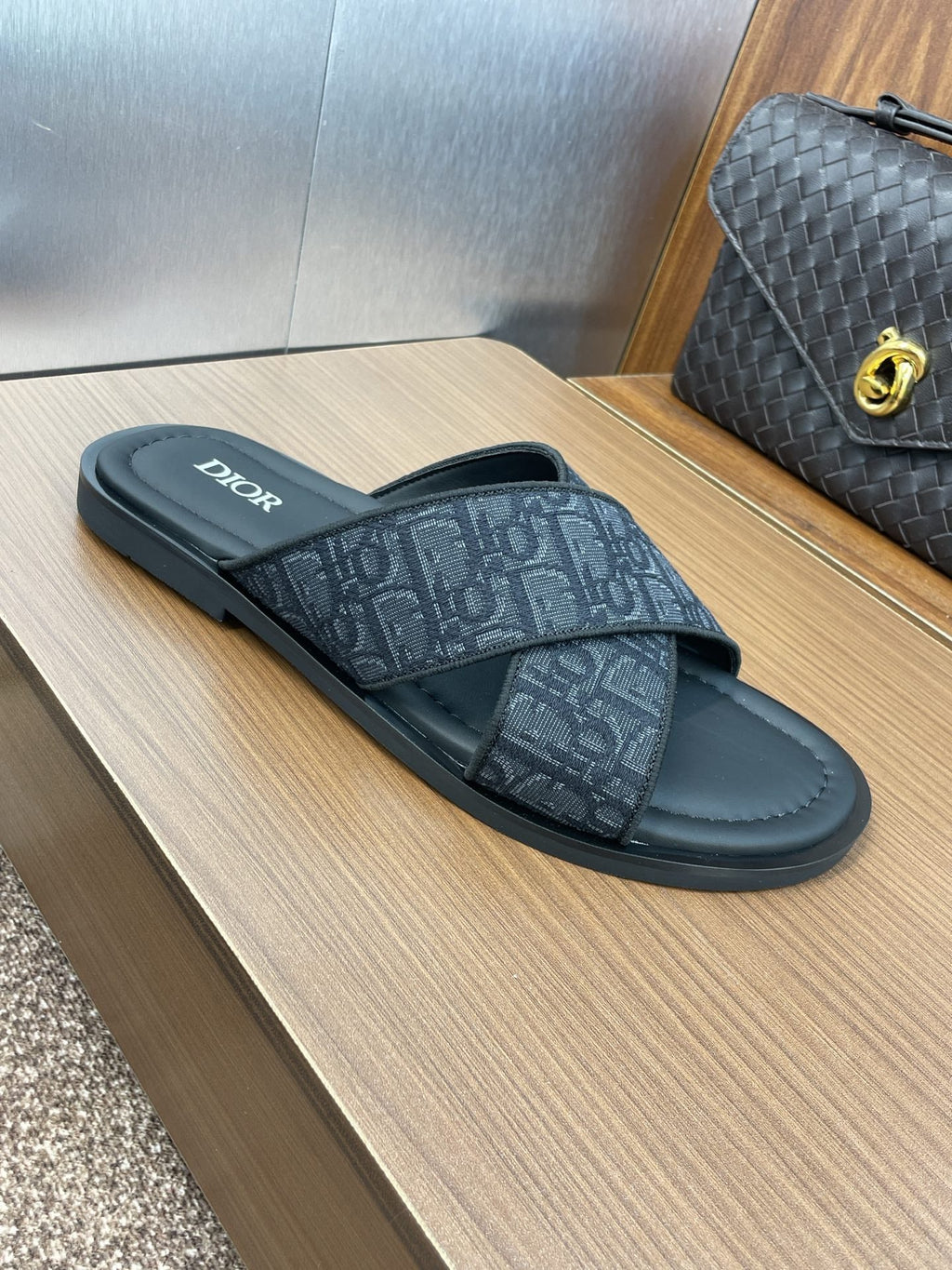 DIOR 25S ALIAS CROSS-STRAP SLIDES IN BLACK CALFSKIN WITH CD OBLIQUE DARK BLUE LOGO