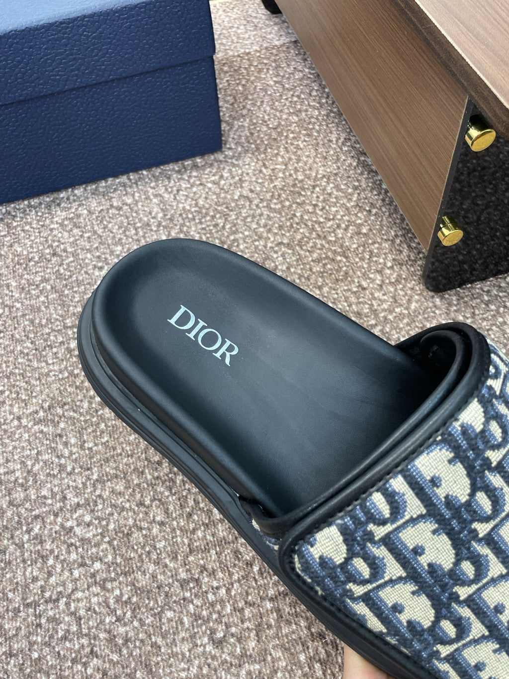 DIOR 25S ALIAS SLIDES IN BLACK CALFSKIN WITH CD OBLIQUE DEEP BLUE LOGO