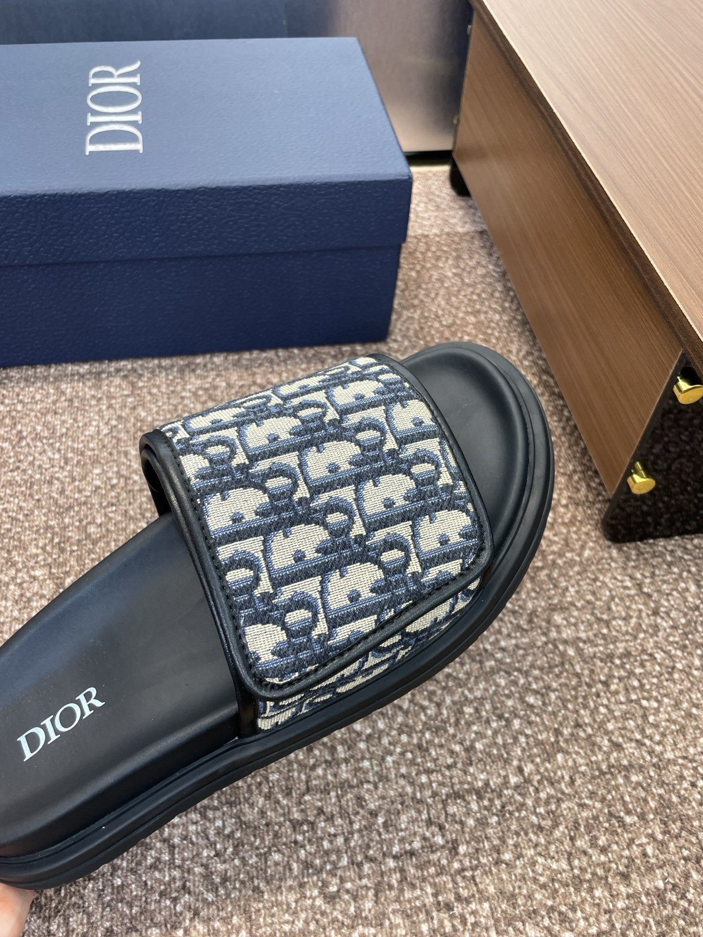 DIOR 25S ALIAS SLIDES IN BLACK CALFSKIN WITH CD OBLIQUE DEEP BLUE LOGO