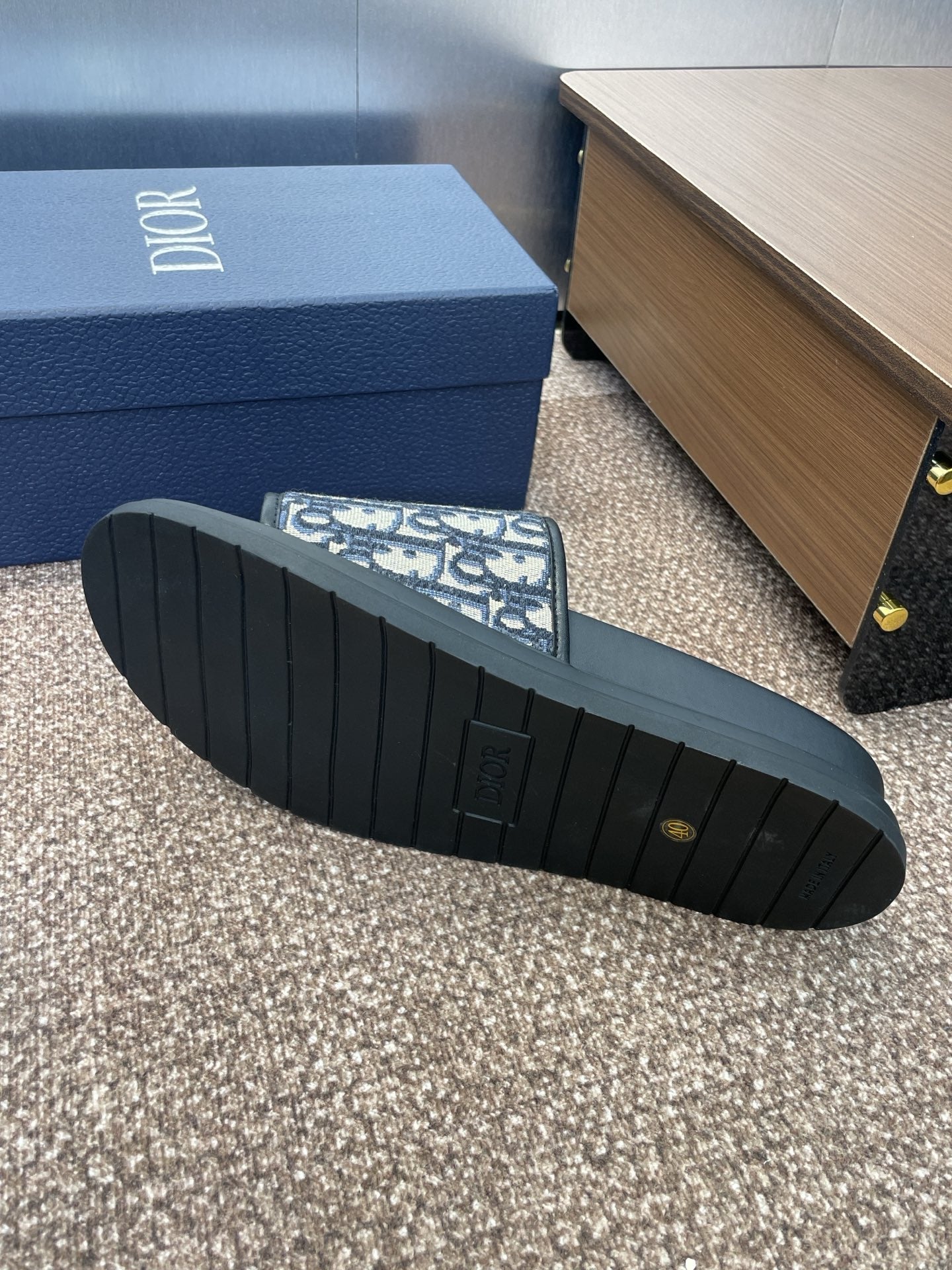 DIOR 25S ALIAS SLIDES IN BLACK CALFSKIN WITH CD OBLIQUE DEEP BLUE LOGO