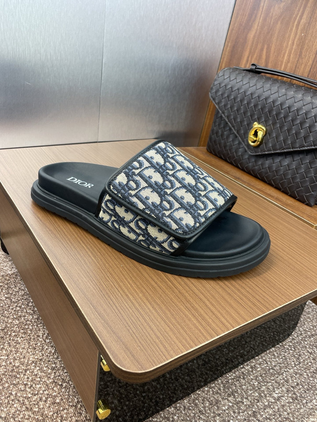 DIOR 25S ALIAS SLIDES IN BLACK CALFSKIN WITH CD OBLIQUE DEEP BLUE LOGO