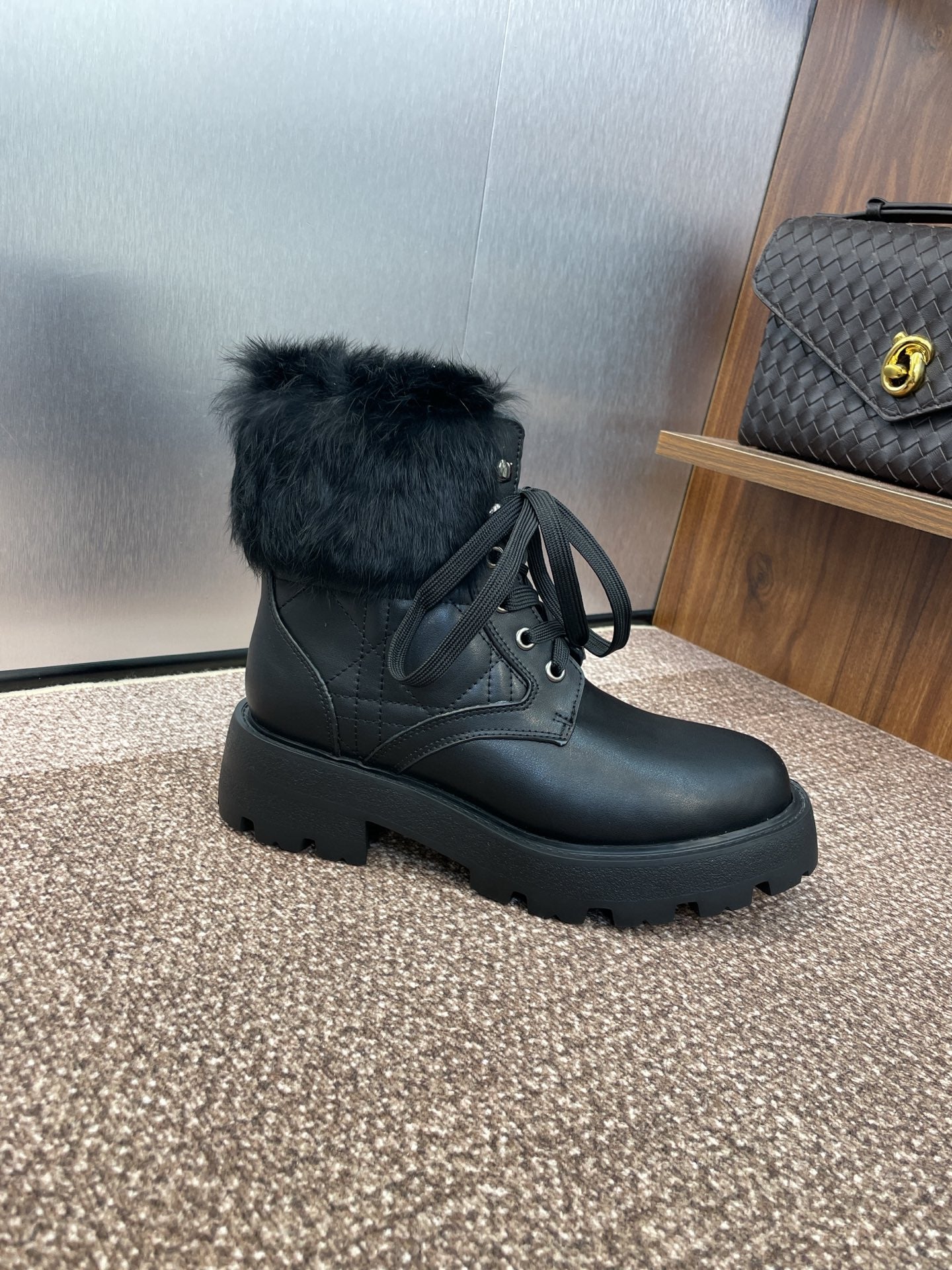 DIOR 25S D-MAJOR ANKLE BOOTS WICKER STYLE 35MM IN BLACK CALFSKIN AND FUR