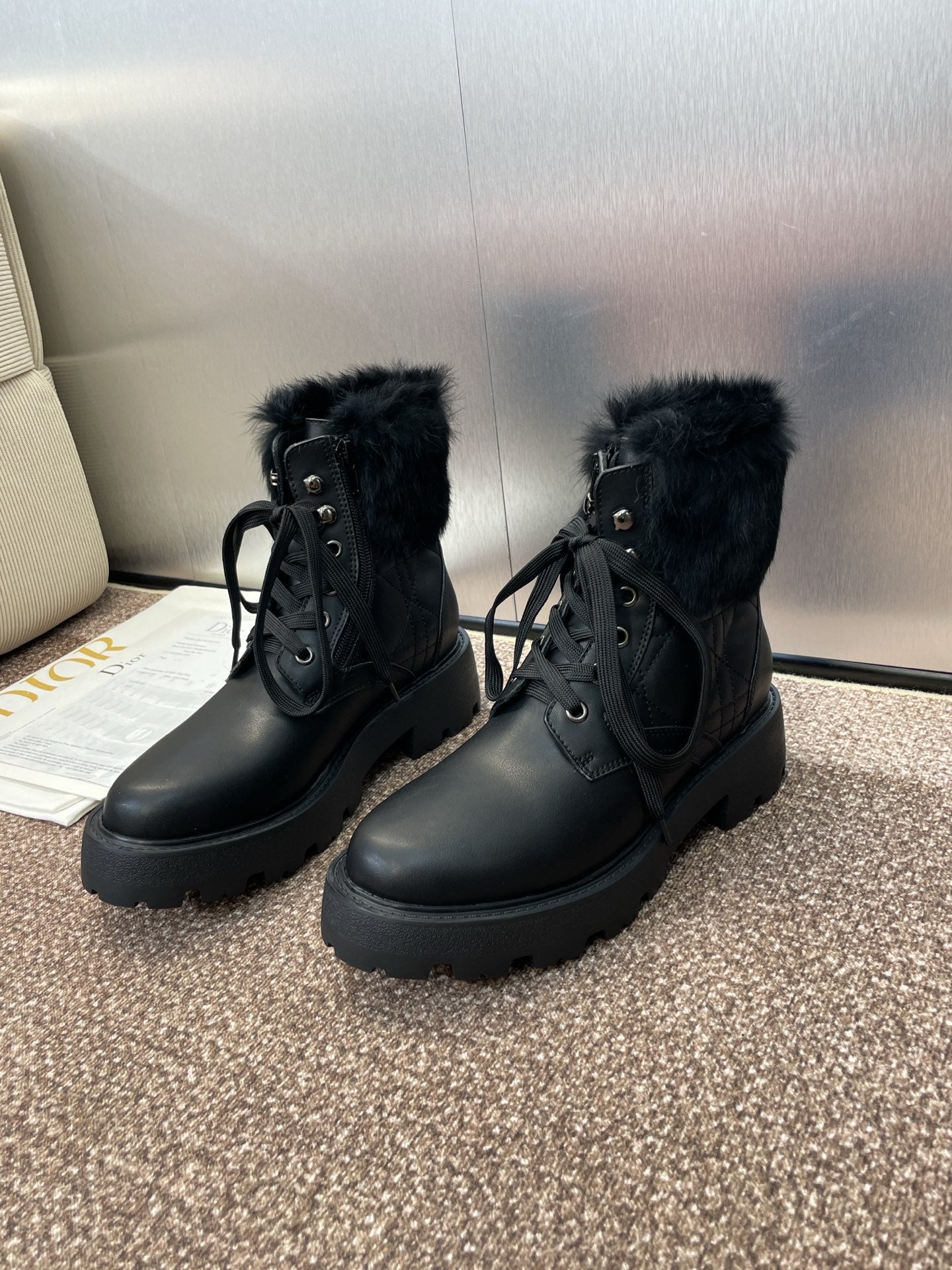 DIOR 25S D-MAJOR ANKLE BOOTS WICKER STYLE 35MM IN BLACK CALFSKIN AND FUR