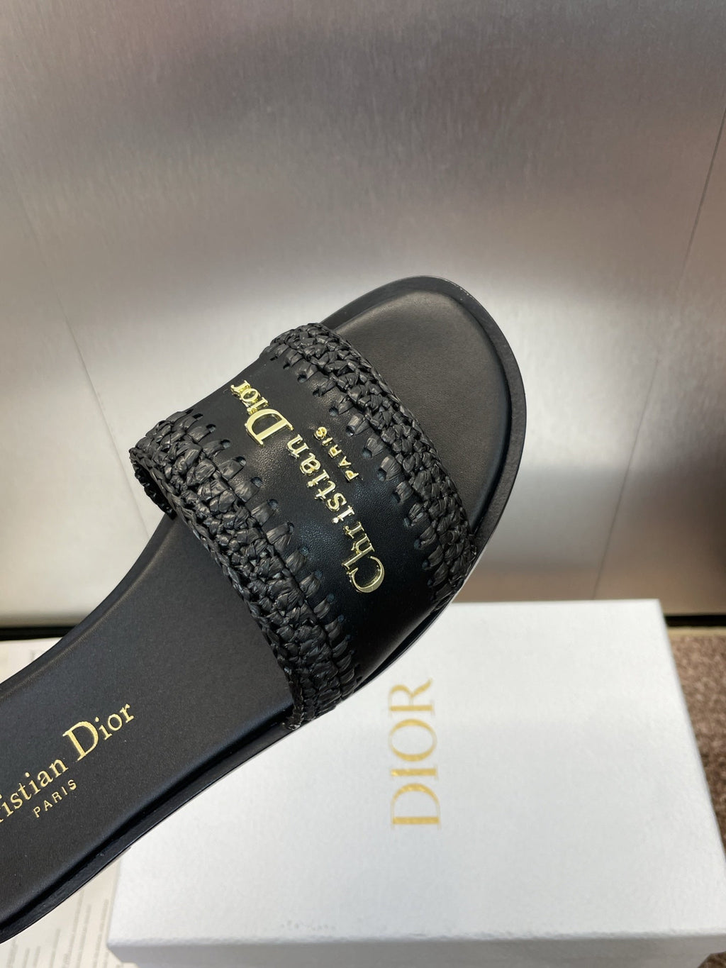 DIOR 25S D-LANE SLIDE BLACK CALFSKIN AND BLACK BRAIDED RAFFIA