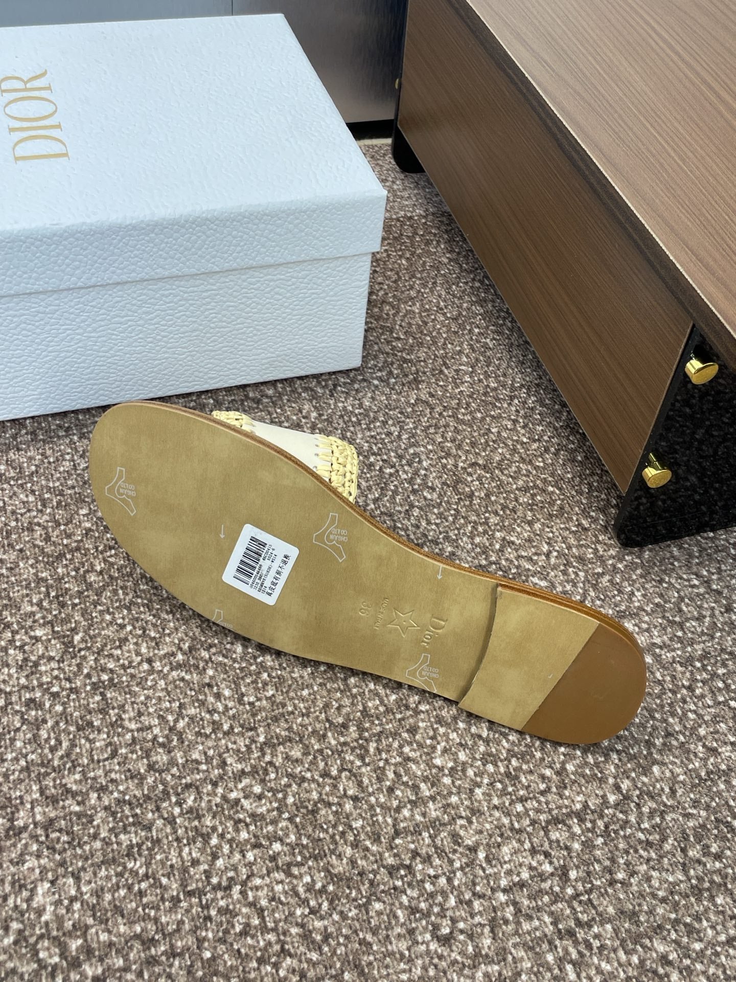 DIOR 25S D-LANE SLIDE LIGHT BEIGE CALFSKIN AND YELLOW BRAIDED RAFFIA