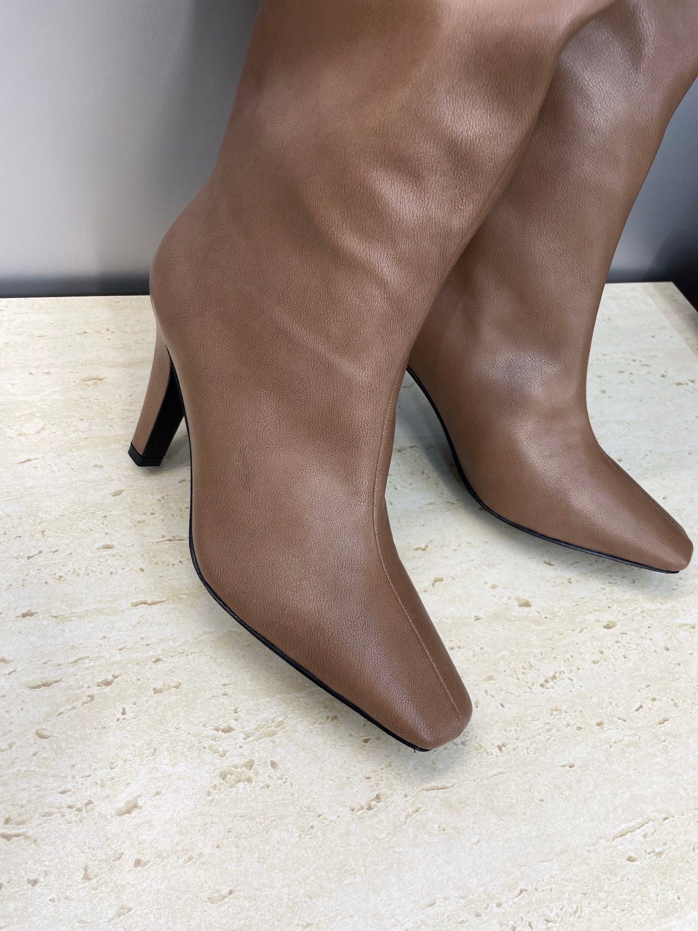 YSL 25S HIGH‑HEEL FRINGED MARTIN BOOTS 90 MM IN CHESTNUT BROWN LAMBSKIN