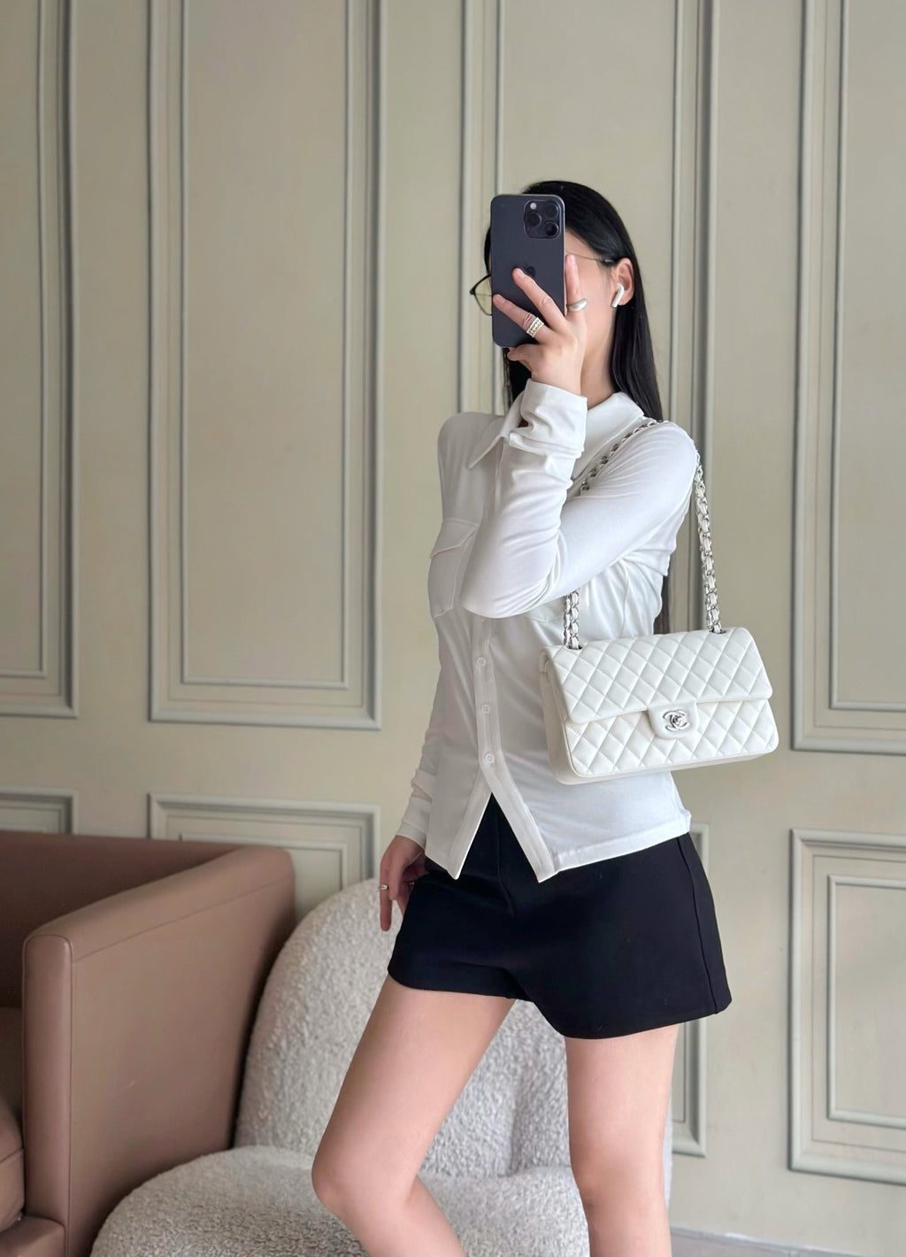 CHANEL 25S CLASSIC FLAP BAG 25 CM IN WHITE LAMBSKIN WITH SILVER HARDWARE