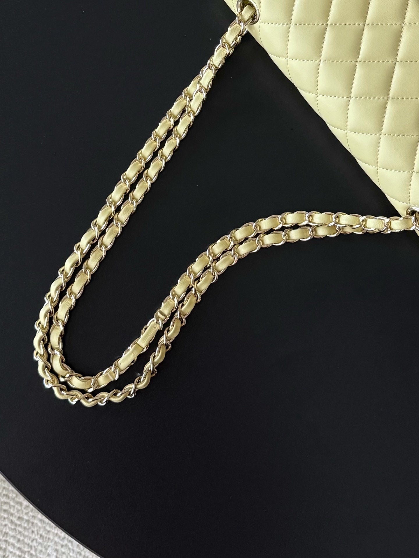 CHANEL 25S CLASSIC FLAP BAG 25 CM IN PALE BEIGE YELLOW LAMBSKIN WITH GOLD HARDWARE