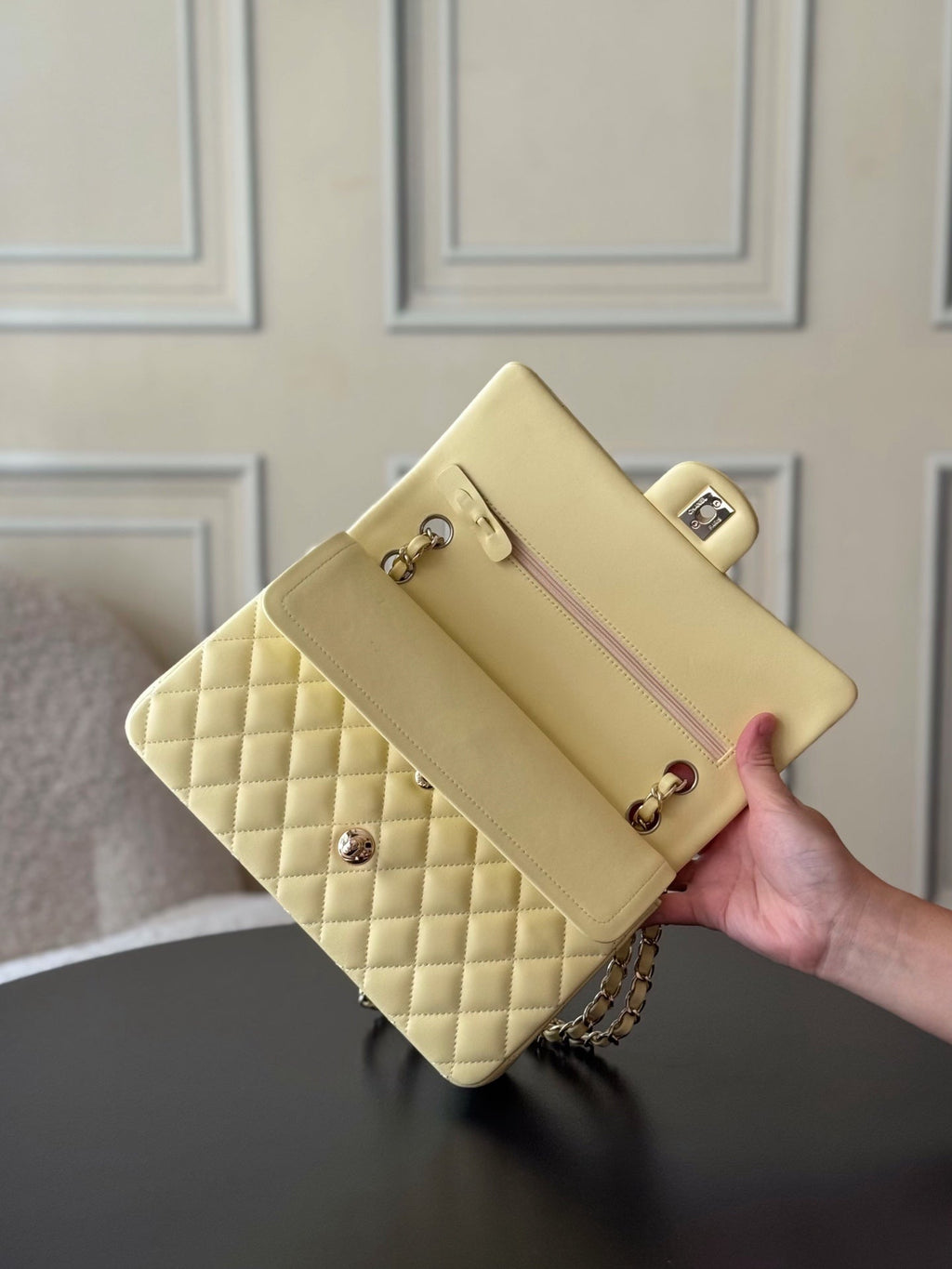 CHANEL 25S CLASSIC FLAP BAG 25 CM IN PALE BEIGE YELLOW LAMBSKIN WITH GOLD HARDWARE