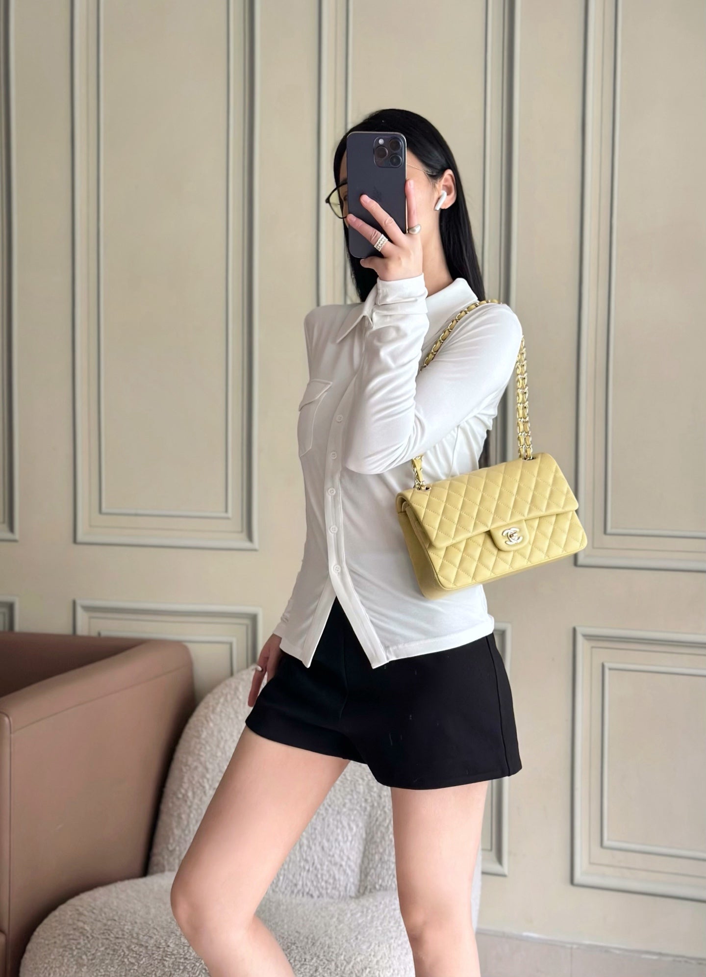 CHANEL 25S CLASSIC FLAP BAG 25 CM IN LIGHT YELLOW LAMBSKIN WITH GOLD HARDWARE