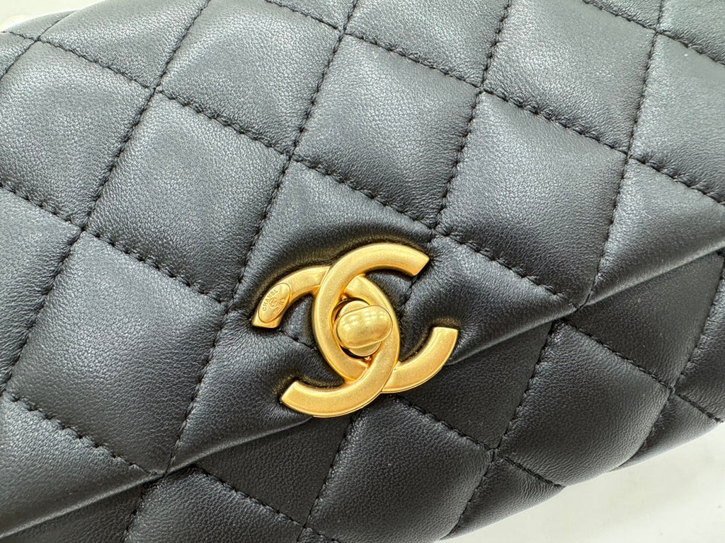 CHANEL 25S FLAP BAG 23 CM IN BLACK LAMBSKIN WITH PEARL TOP HANDLE