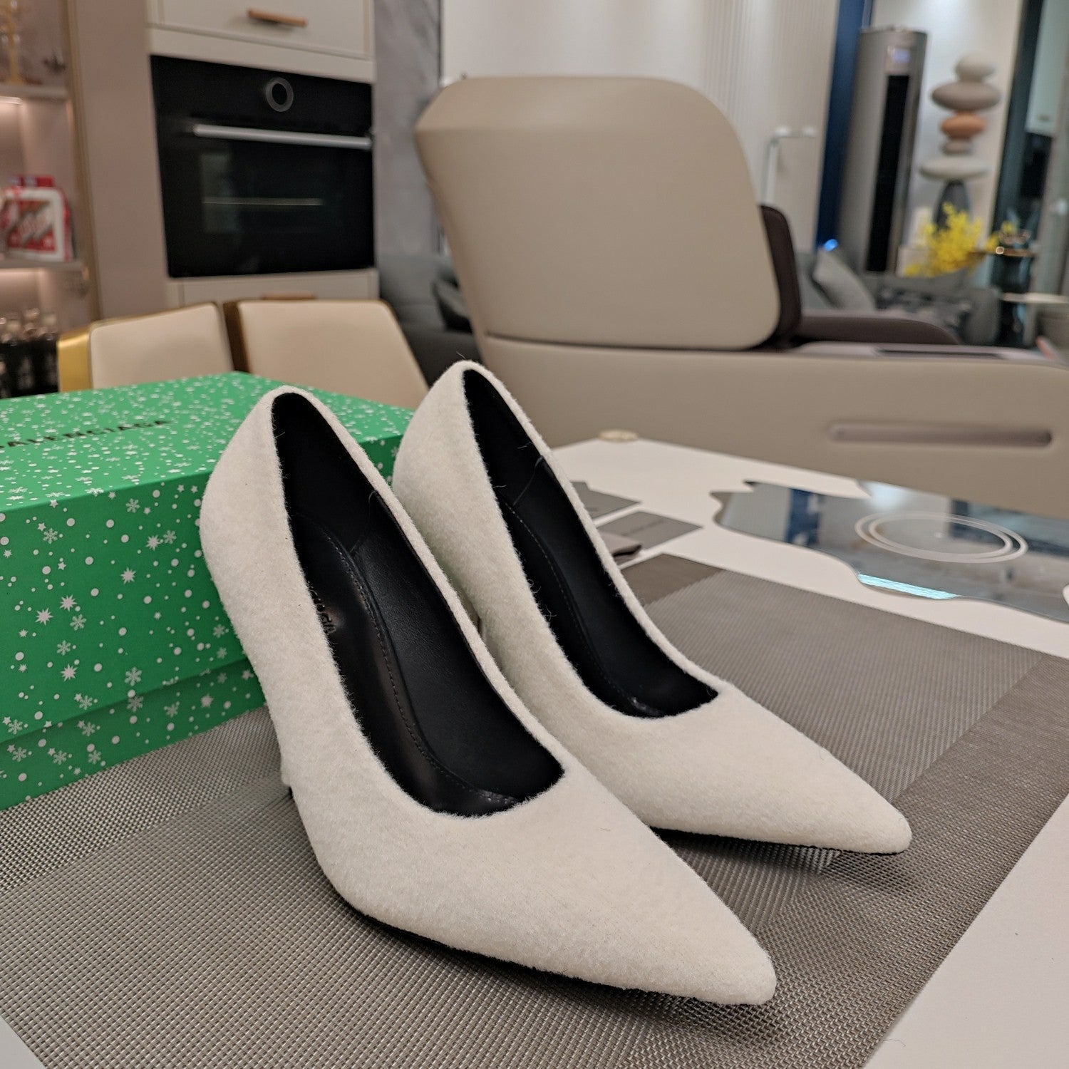 HIGH HEEL PUMPS 90MM IN WHITE WOOL