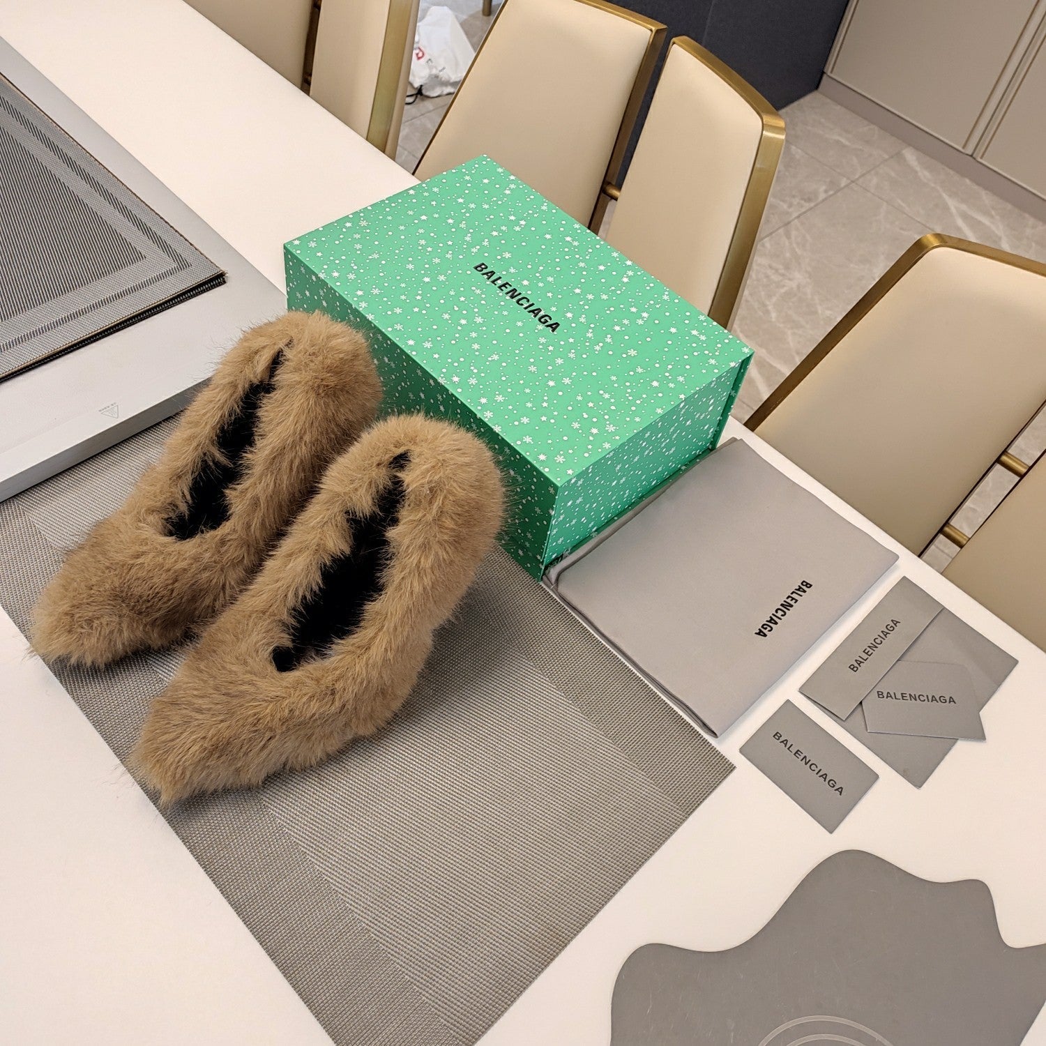 FURRY PUMPS 90MM IN BROWN FOX FUR