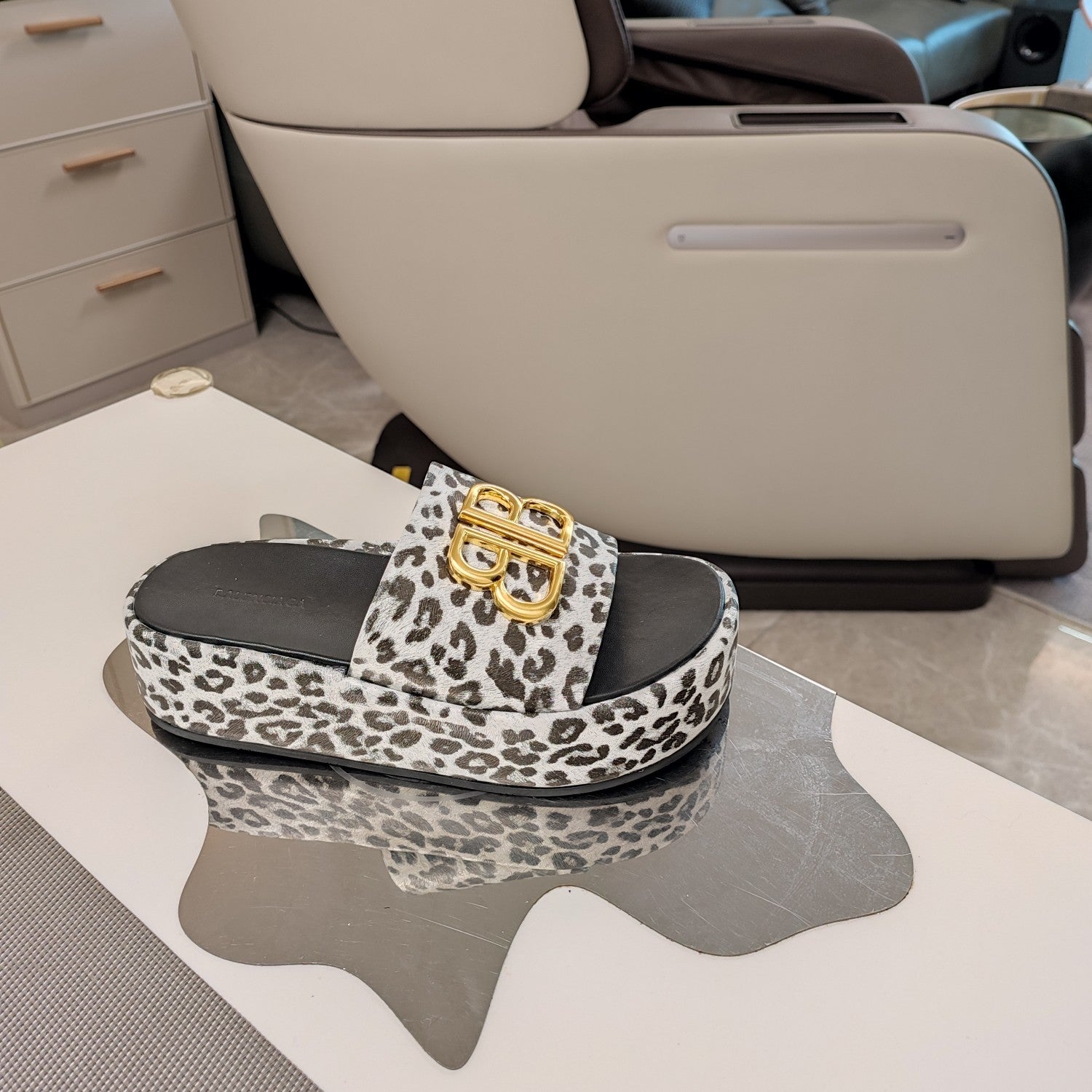 RISE SANDAL THICK-SOLED IN WHITE LEOPARD PRINT CALFSKIN