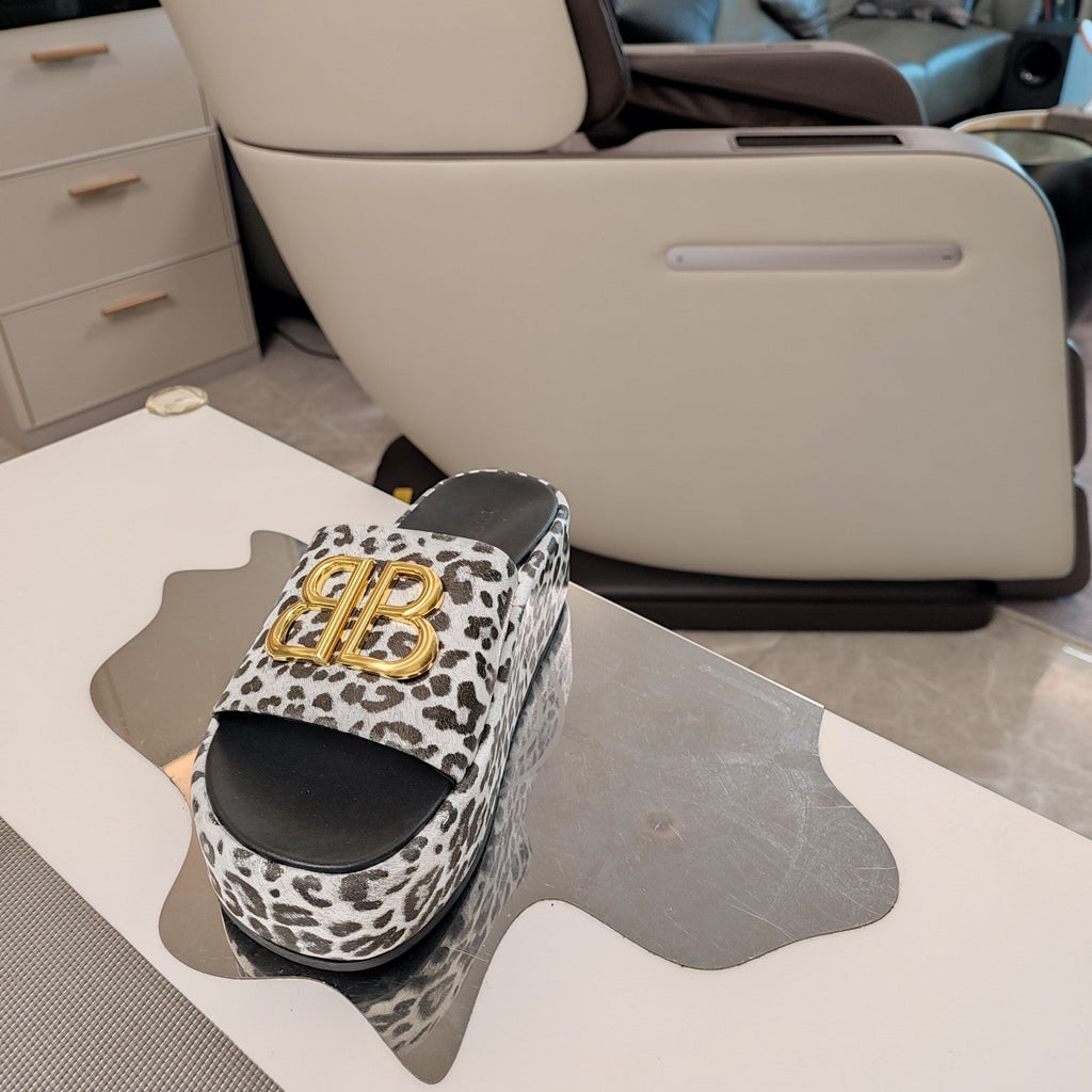 RISE SANDAL THICK-SOLED IN WHITE LEOPARD PRINT CALFSKIN