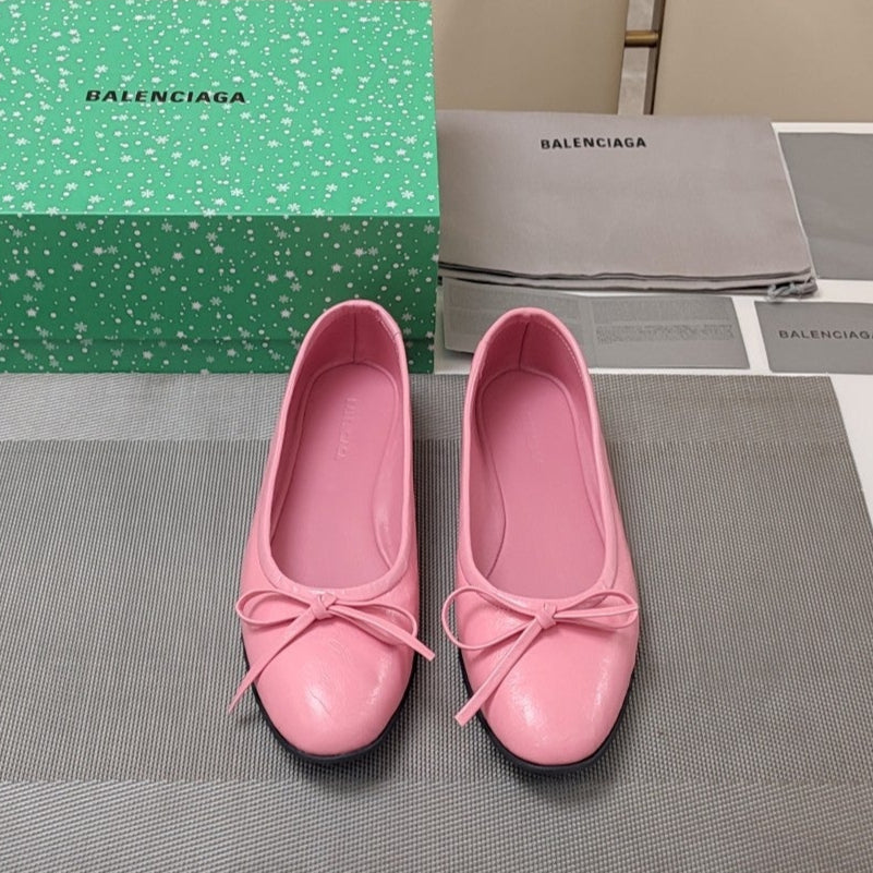 RHINESTONE BALLET FLATS WITH BOW IN SEA PINK WAX-OIL SHEEPSKIN