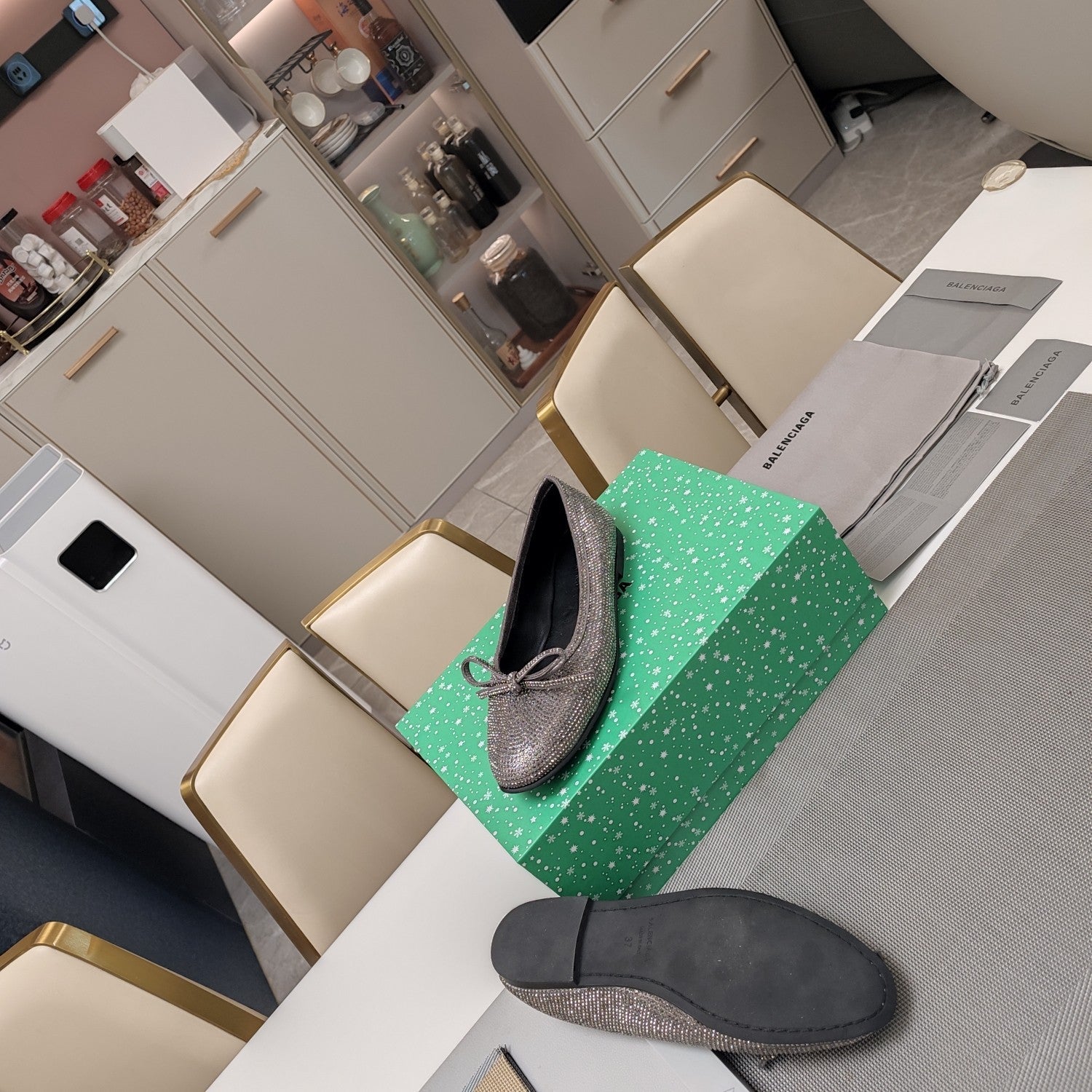 RHINESTONE BALLET FLATS WITH BOW IN GRAY SHEEPSKIN