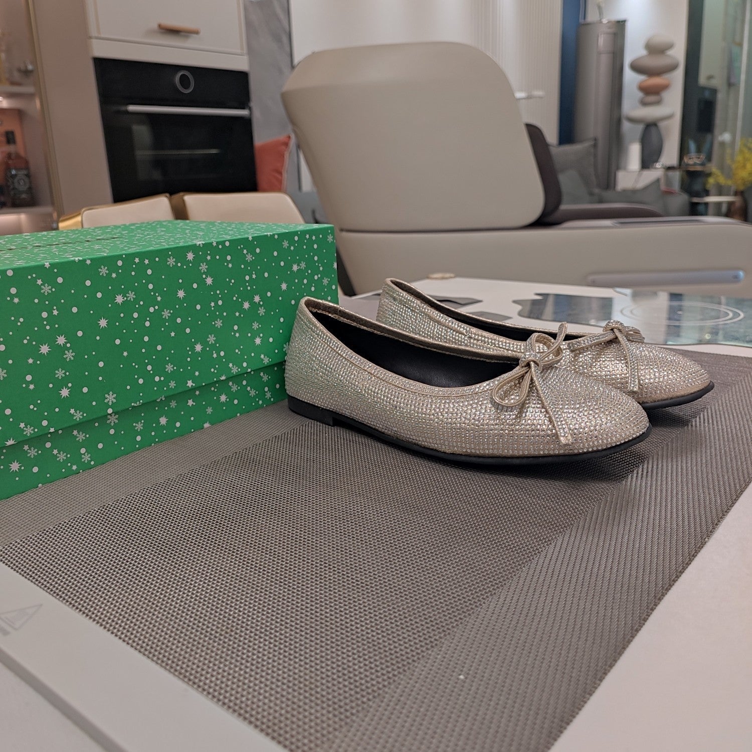 RHINESTONE BALLET FLATS WITH BOW IN BEIGE SHEEPSKIN