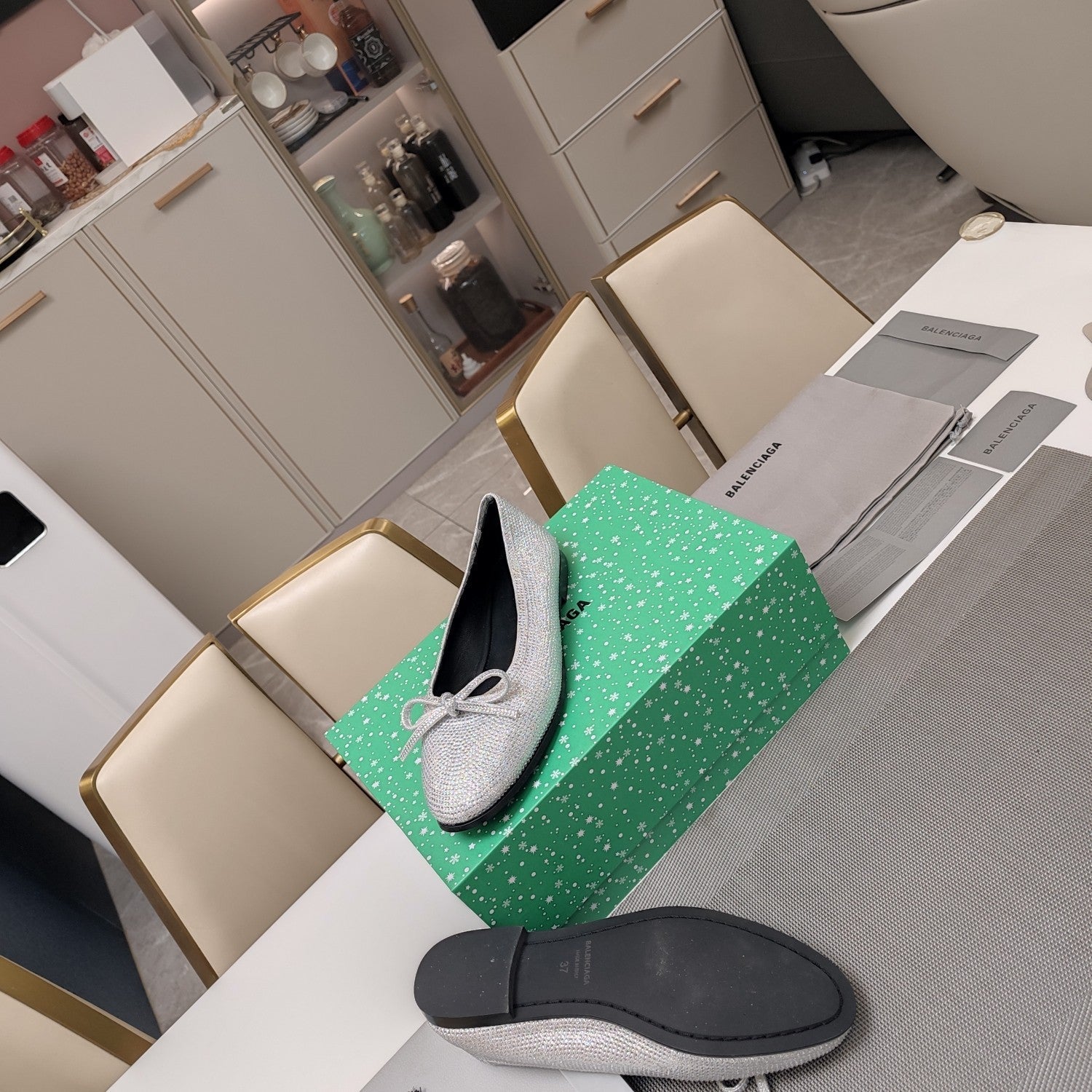 RHINESTONE BALLET FLATS WITH BOW IN METALLIC SILVER SHEEPSKIN