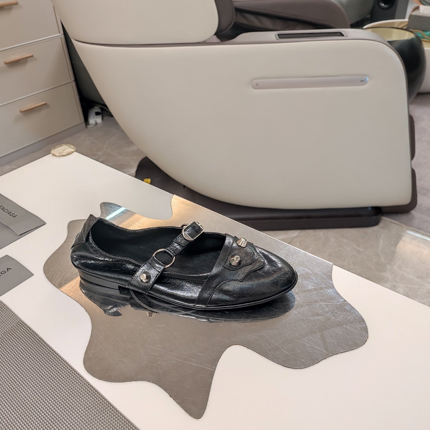 STUDDED MARY JANE FLATS IN BLACK SHINY LAMBSKIN