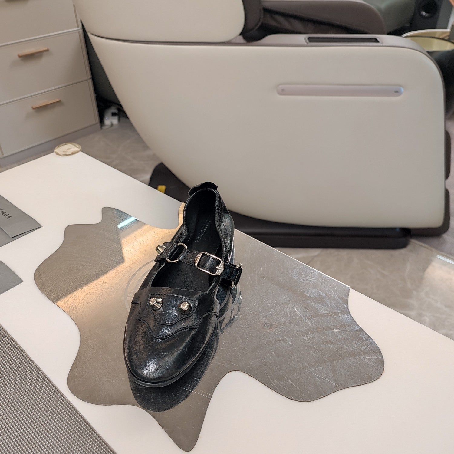 STUDDED MARY JANE FLATS IN BLACK SHINY LAMBSKIN