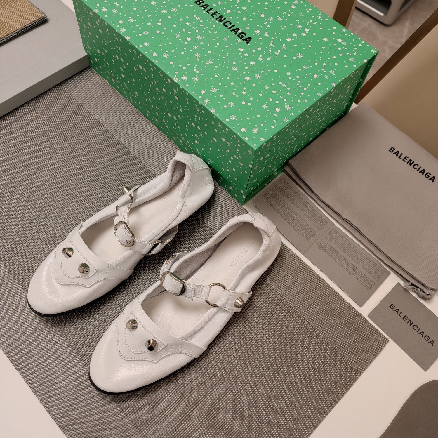 STUDDED MARY JANE FLATS IN WHITE SHINY LAMBSKIN