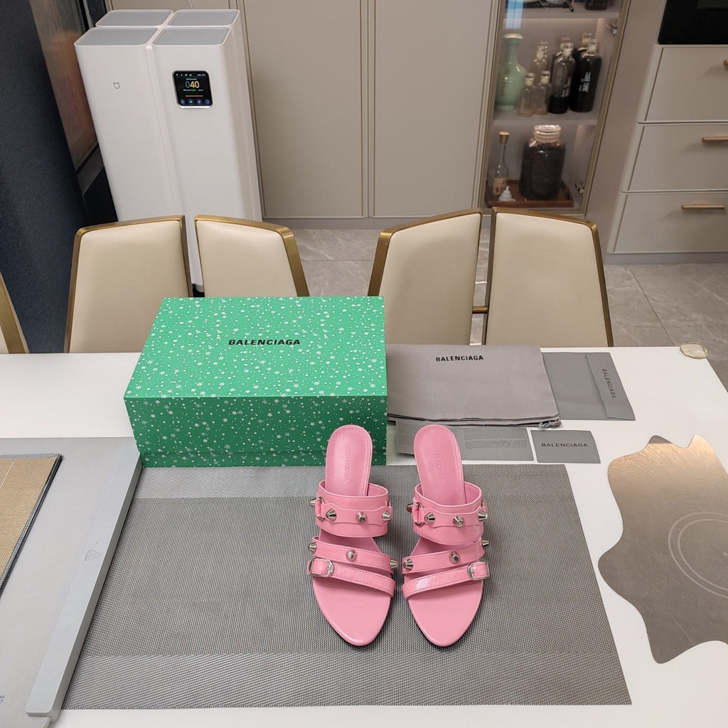 STRAPPY HIGH-HEELED SANDALS IN WEWAK PINK STUDDED WAX-OIL SHEEPSKIN