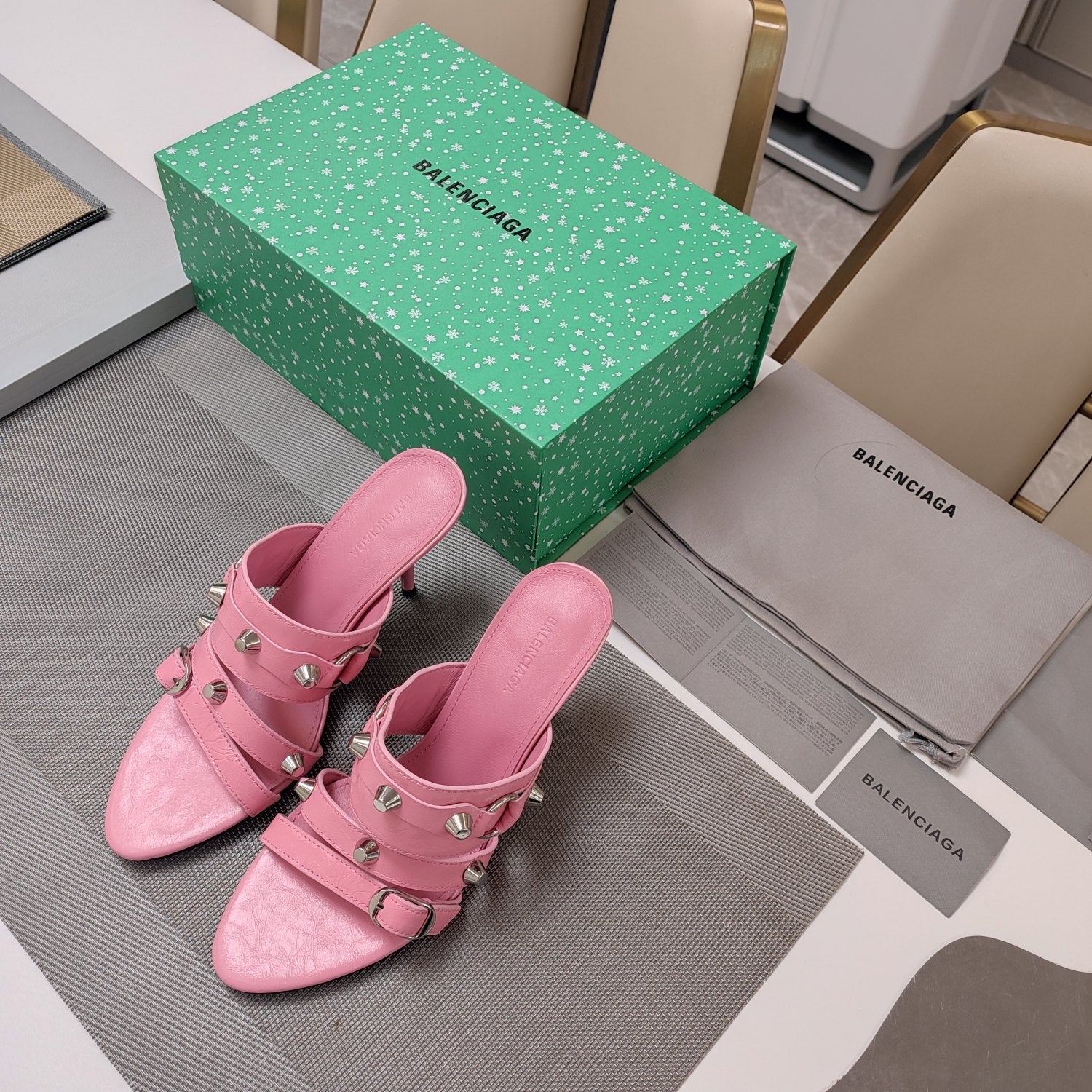 STRAPPY HIGH-HEELED SANDALS IN WEWAK PINK STUDDED WAX-OIL SHEEPSKIN