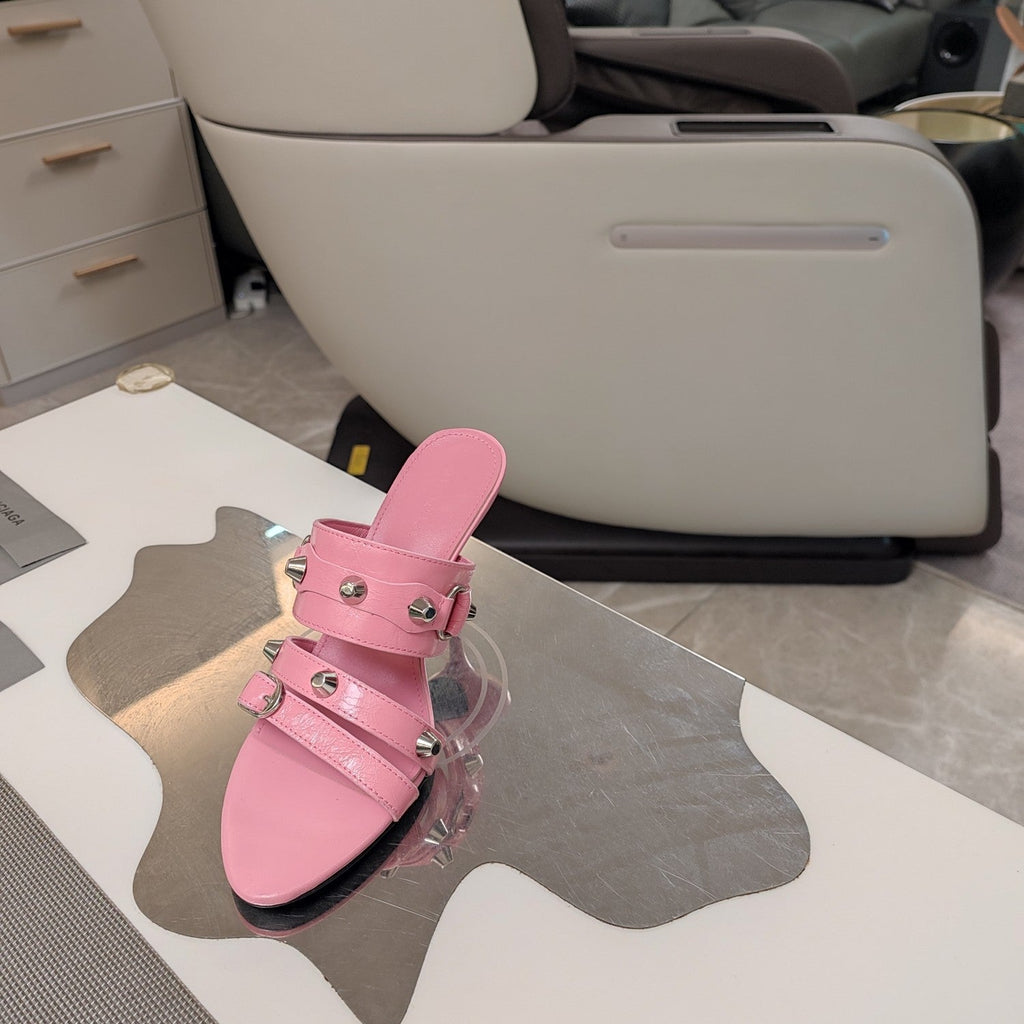 STRAPPY HIGH-HEELED SANDALS IN WEWAK PINK STUDDED WAX-OIL SHEEPSKIN