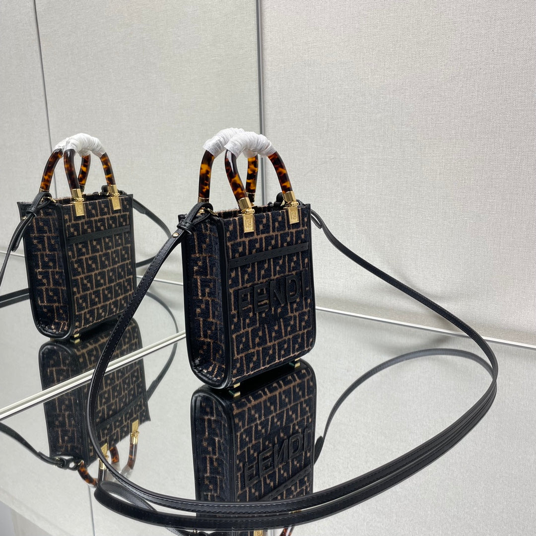 MINI SUNSHINE 18 IN BROWN RAFFIA AND BLACK WOOL CALFSKIN TRIM