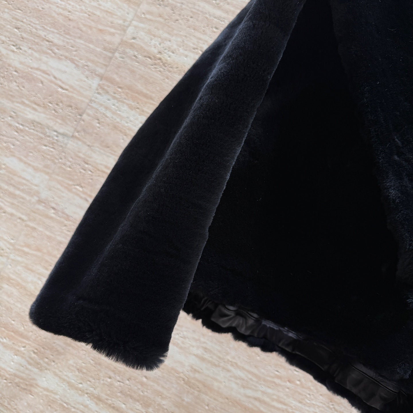 HERMES 25S SHEARLING COAT WITH LARGE LAPELS 213