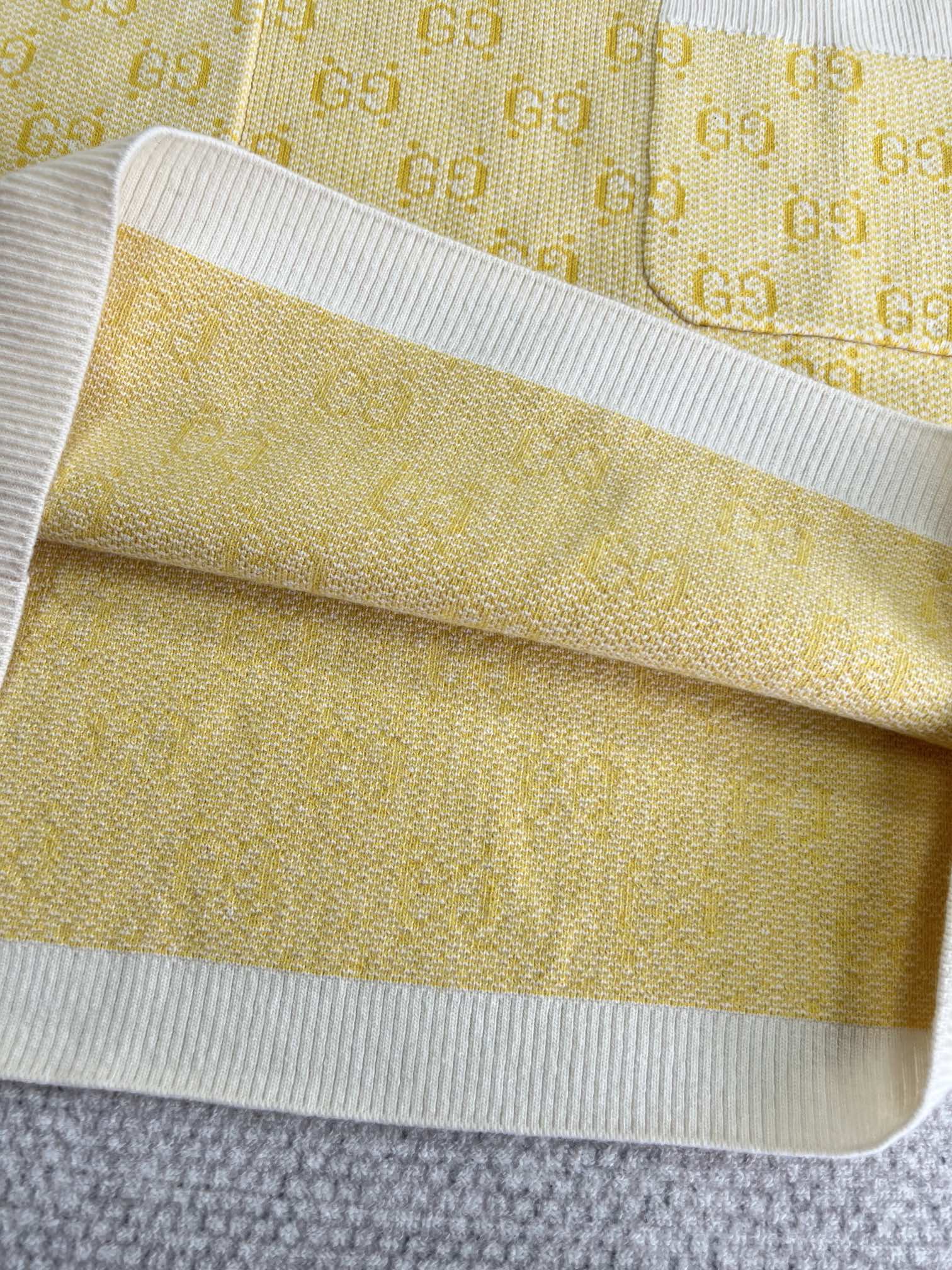 GUCCI SHORT-SLEEVE KNIT DRESS STYLE 70