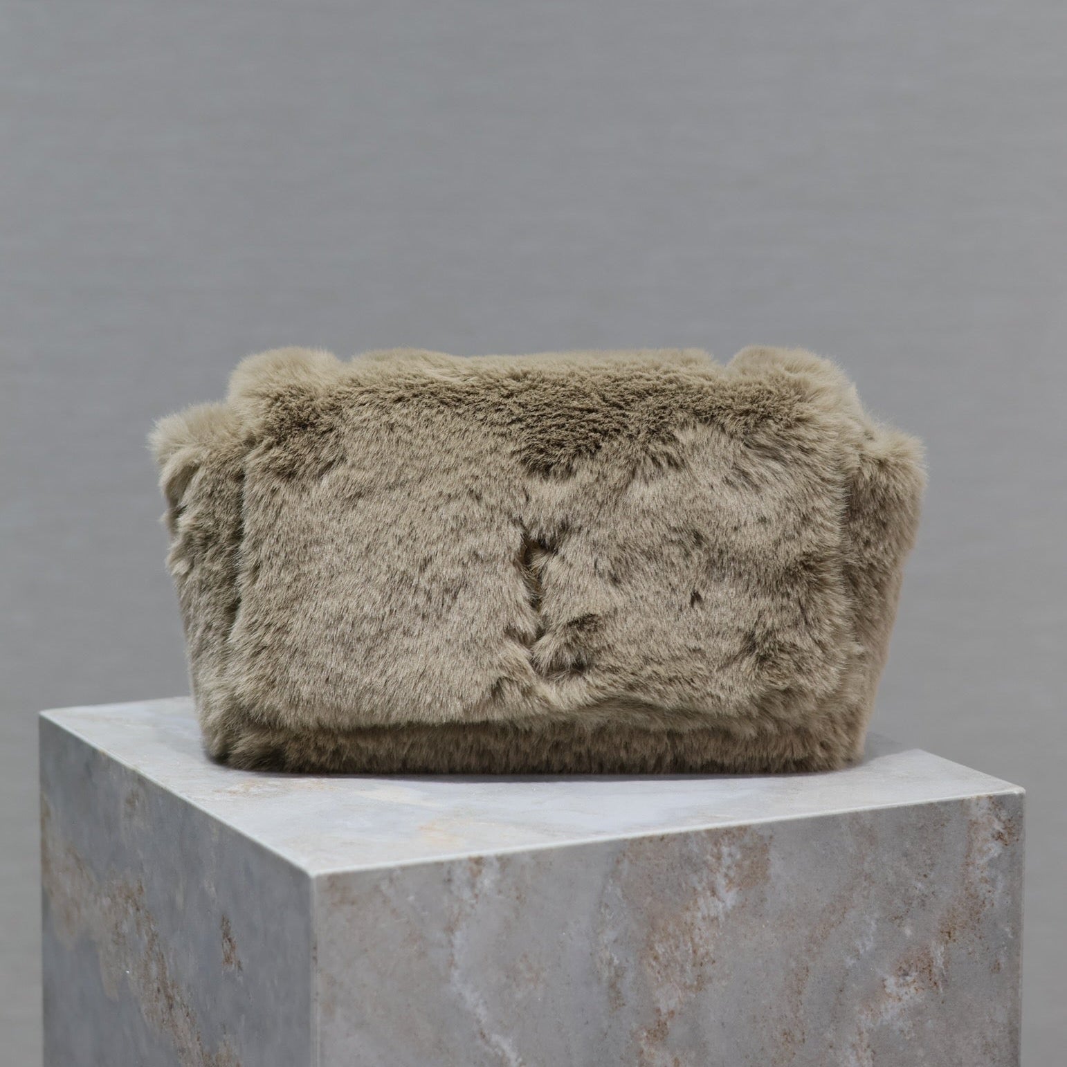 KATE SMALL BAG 22 IN ECRU BEIGE RABBIT FUR GOLD CHAIN