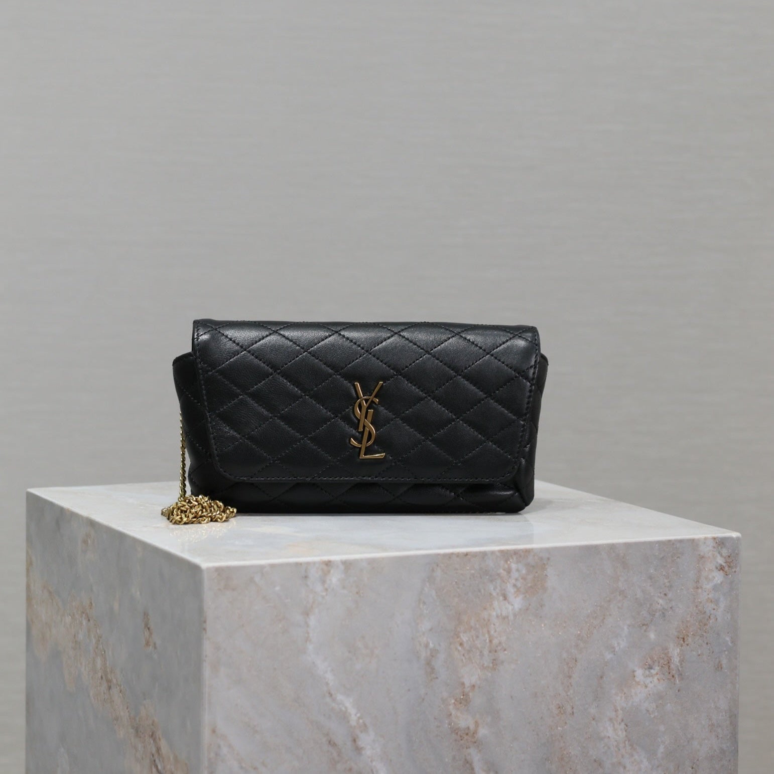 YSL 25S SAINT LAURENT GABY 19 IN BLACK QUILTED CALFSKIN GOLD HARDWRE