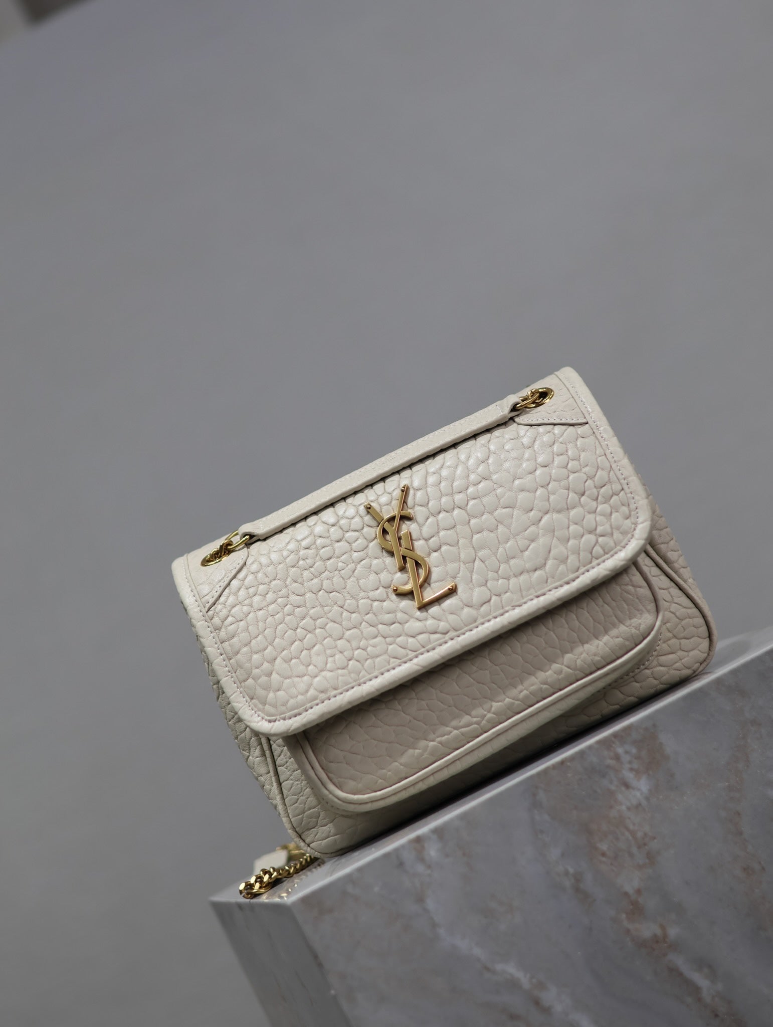 NIKI BABY 22 IN WHITE ELEPHANT PATTERN LAMBSKIN GOLD LOGO