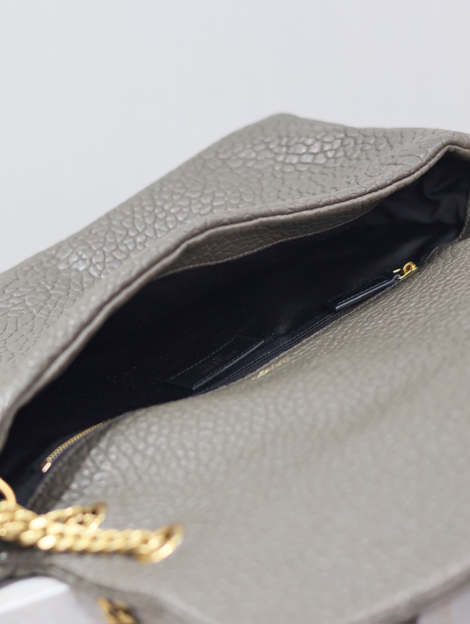 YSL 25S CALYPSO BAG 38 IN ARMY GREEN GRAINED LAMBSKIN GOLD HARDWRE