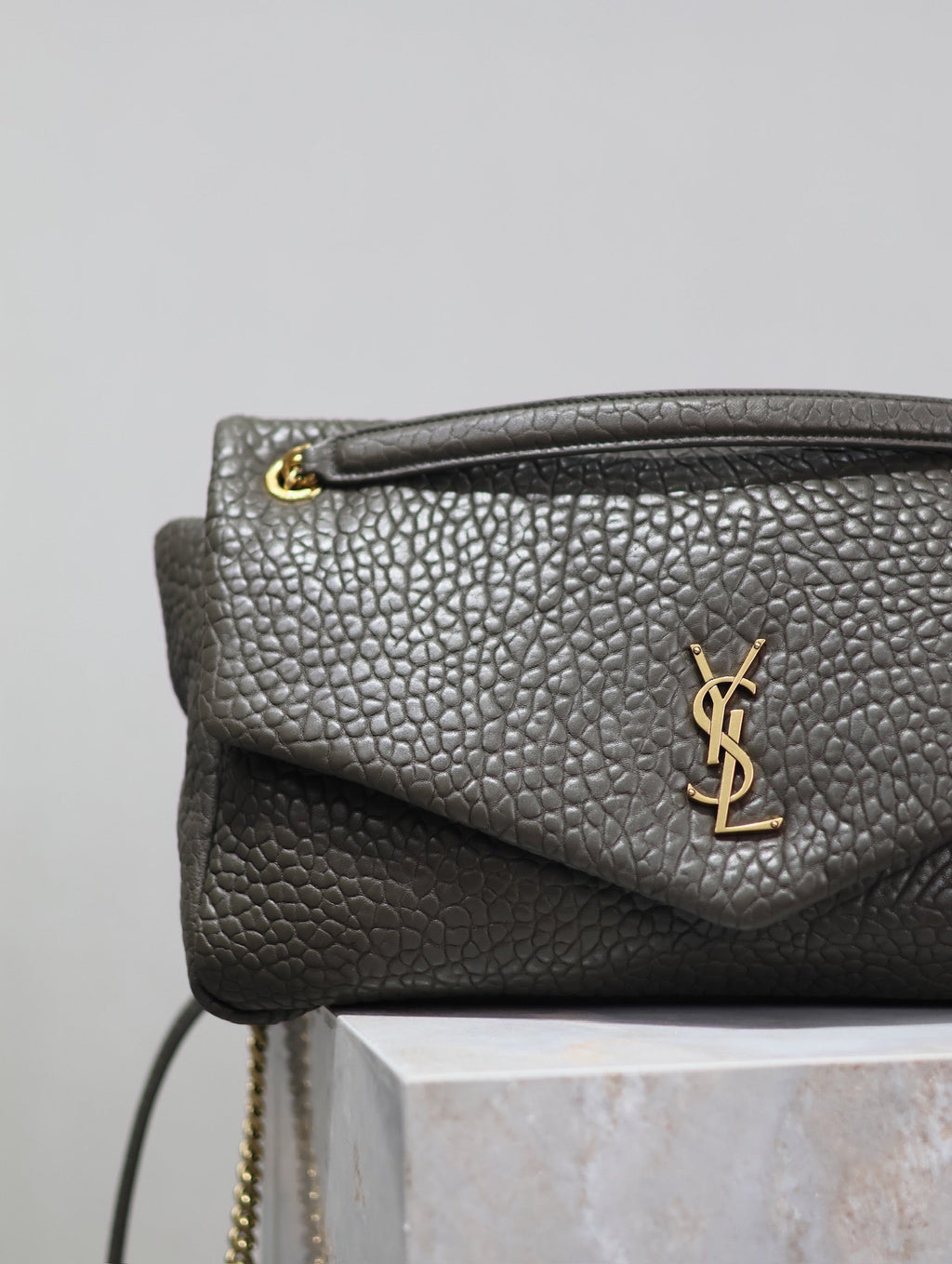 YSL 25S CALYPSO BAG 38 IN ARMY GREEN GRAINED LAMBSKIN GOLD HARDWARE