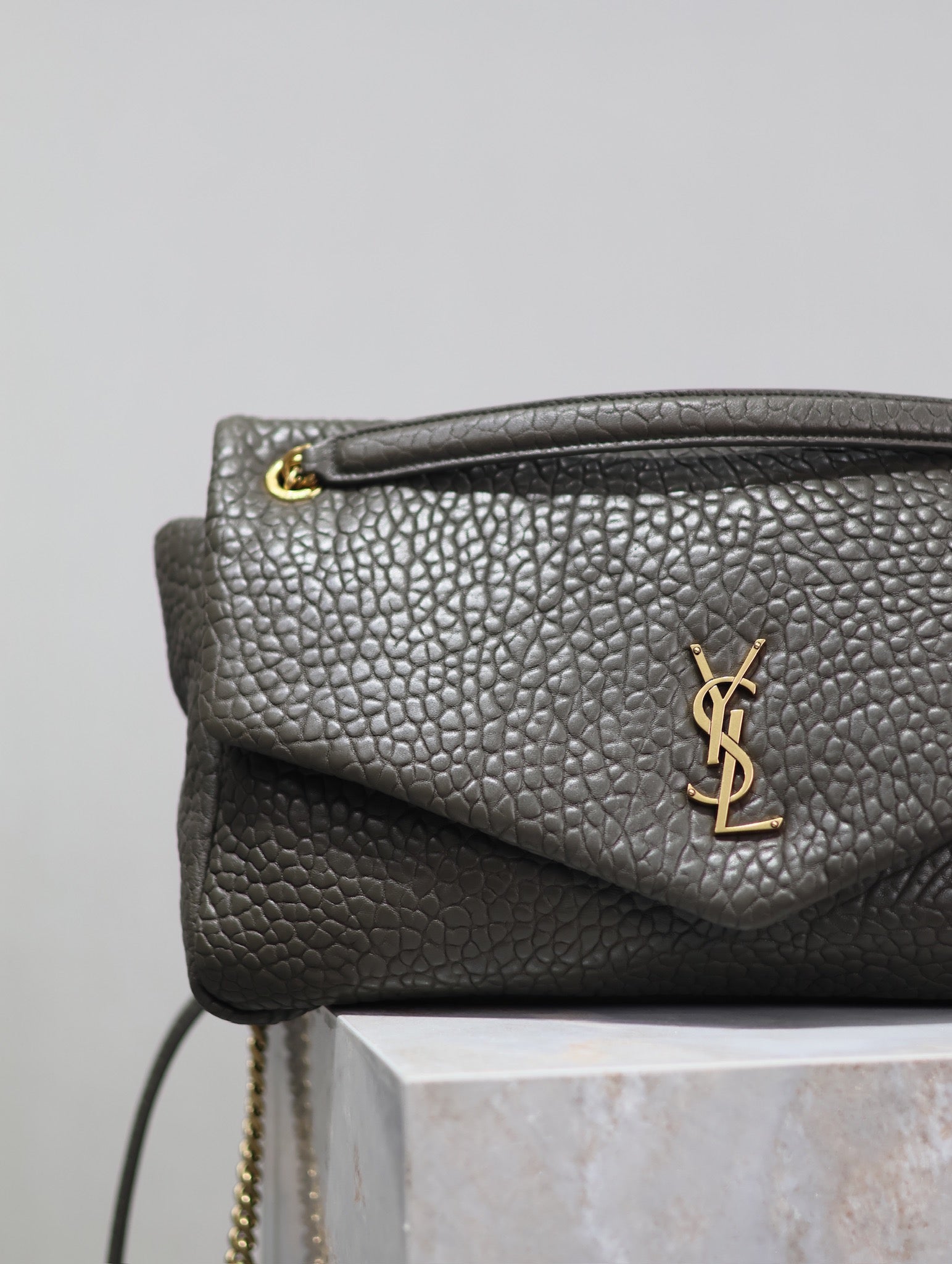 YSL 25S CALYPSO BAG 38 IN ARMY GREEN GRAINED LAMBSKIN GOLD HARDWARE