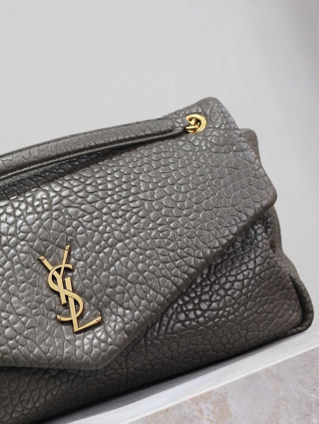 YSL 25S CALYPSO BAG 38 IN ARMY GREEN GRAINED LAMBSKIN GOLD HARDWARE