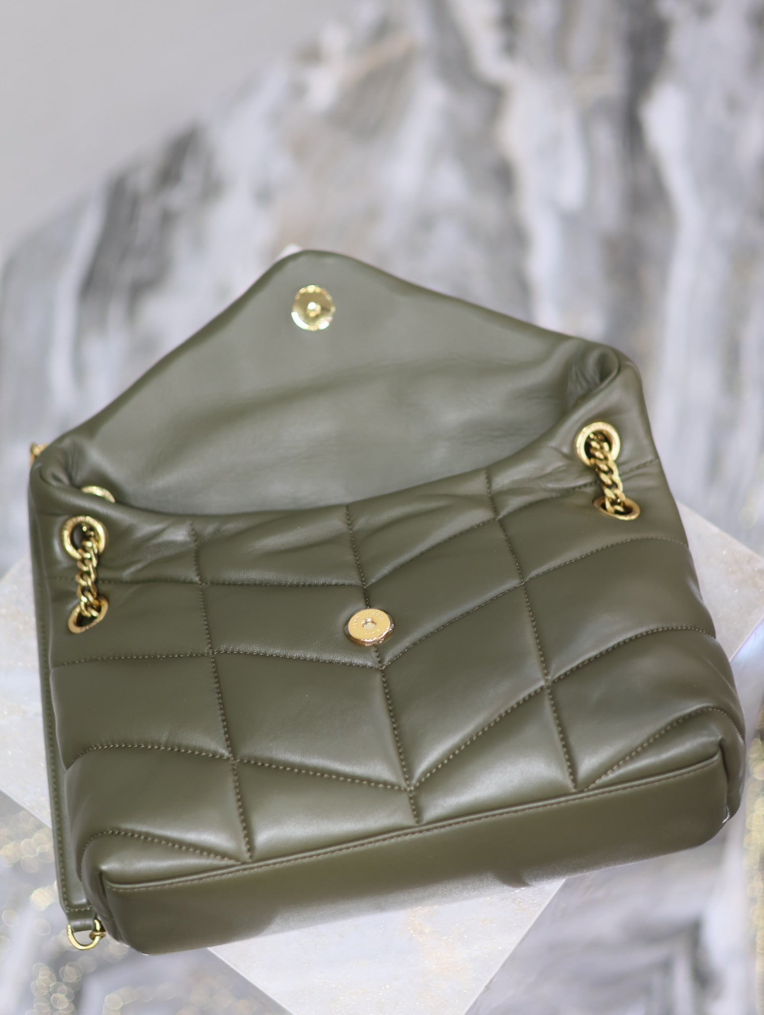 YSL 25S LOULOU PUFFER MM 29 IN DARK OLIVE CALFSKIN GOLD HARDWRE