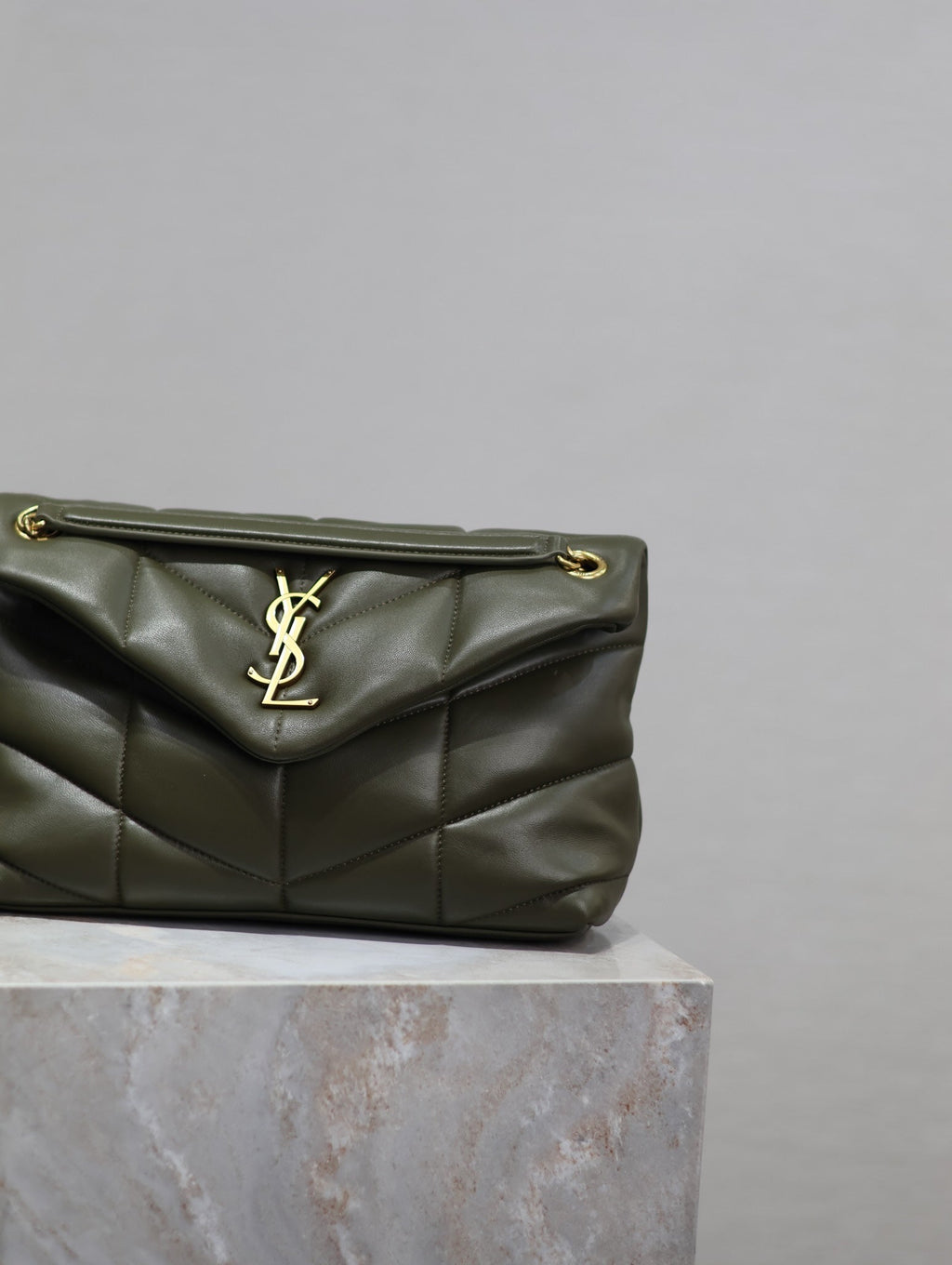 YSL 25S LOULOU PUFFER MM 29 IN DARK OLIVE CALFSKIN GOLD HARDWARE