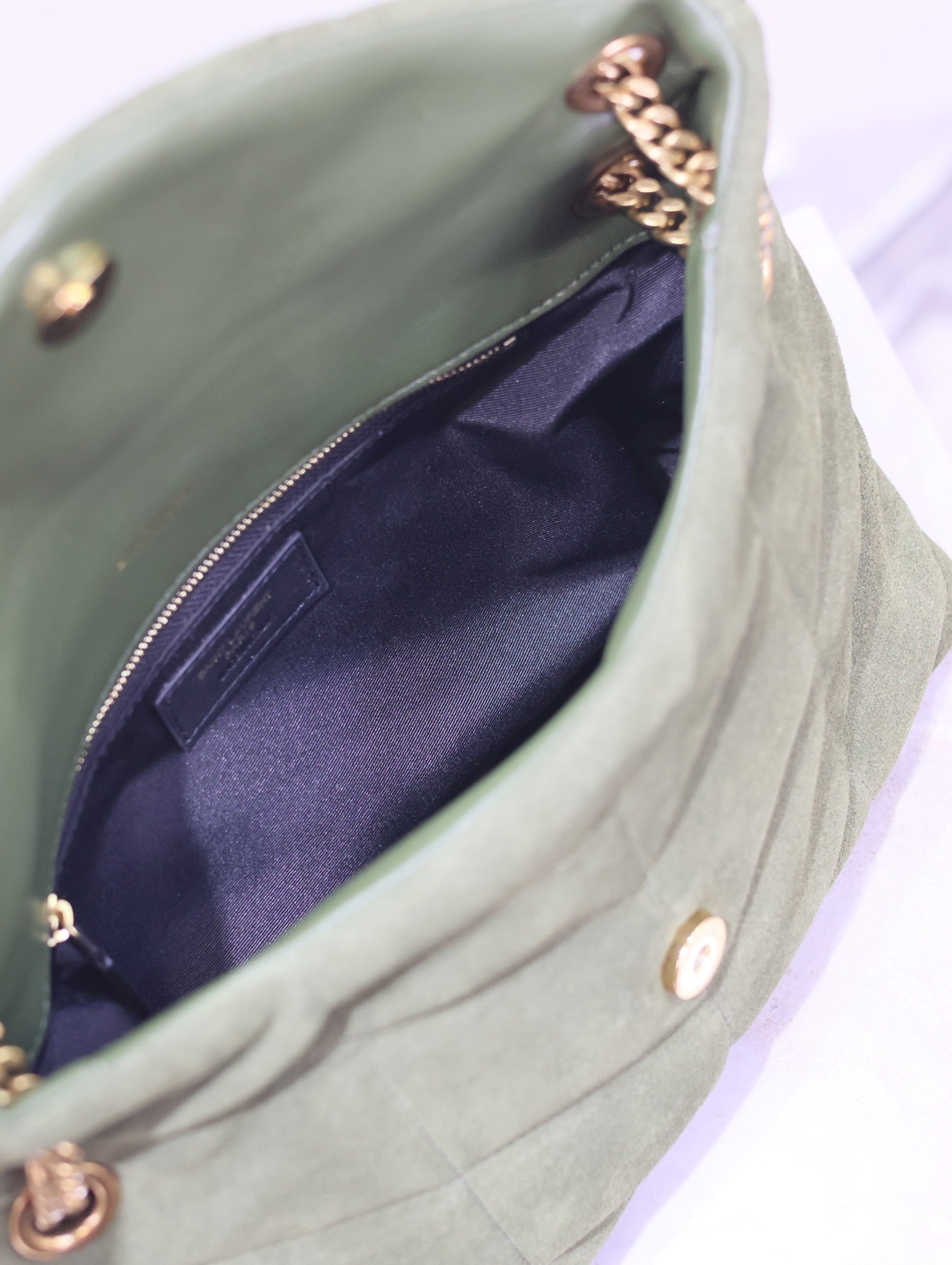 YSL 25S LOULOU PUFFER MM 29 IN GREEN SUEDE GOLD HARDWARE