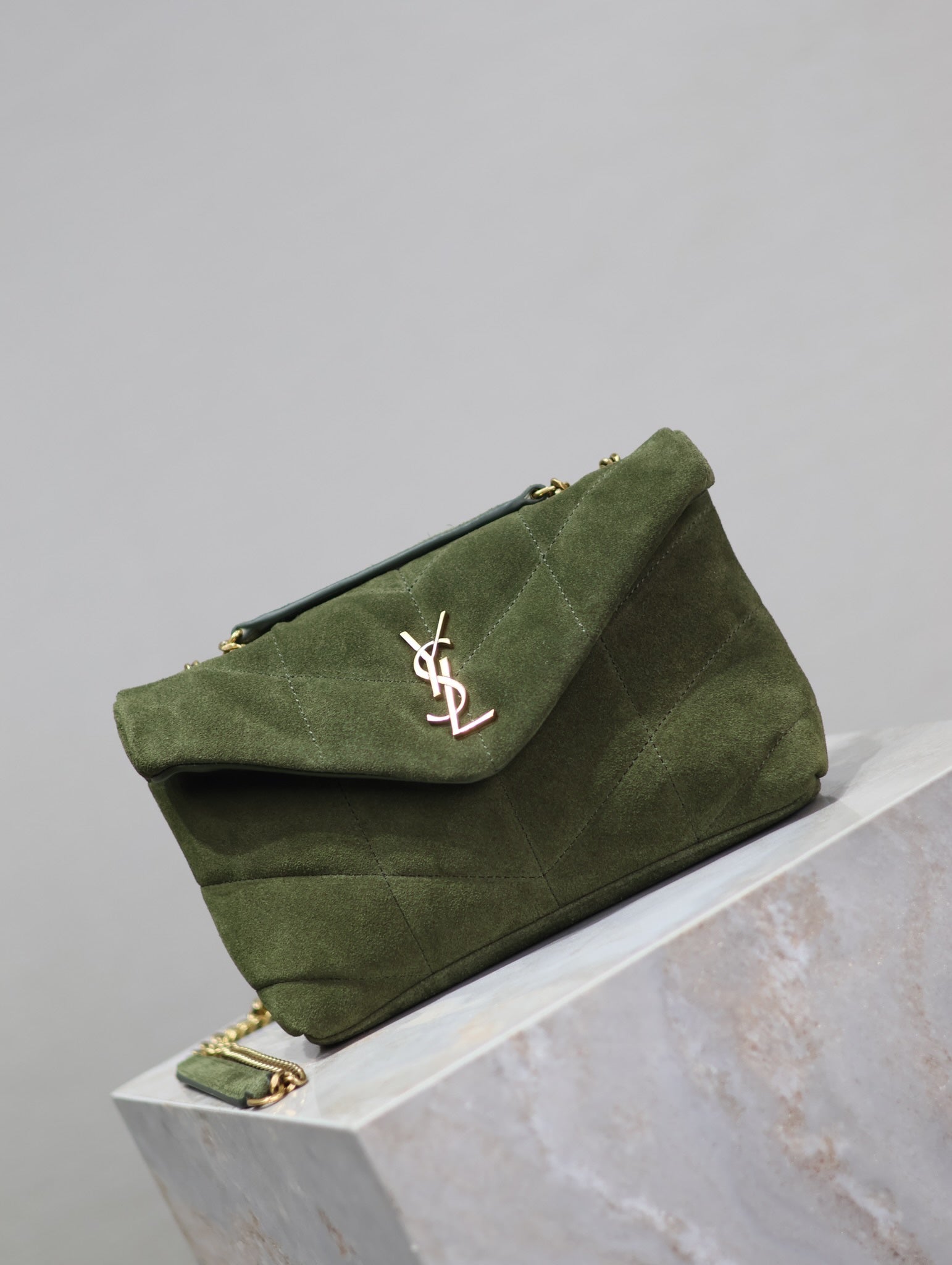 YSL 25S LOULOU PUFFER MINI 23 IN GREEN SUEDE GOLD HARDWRE