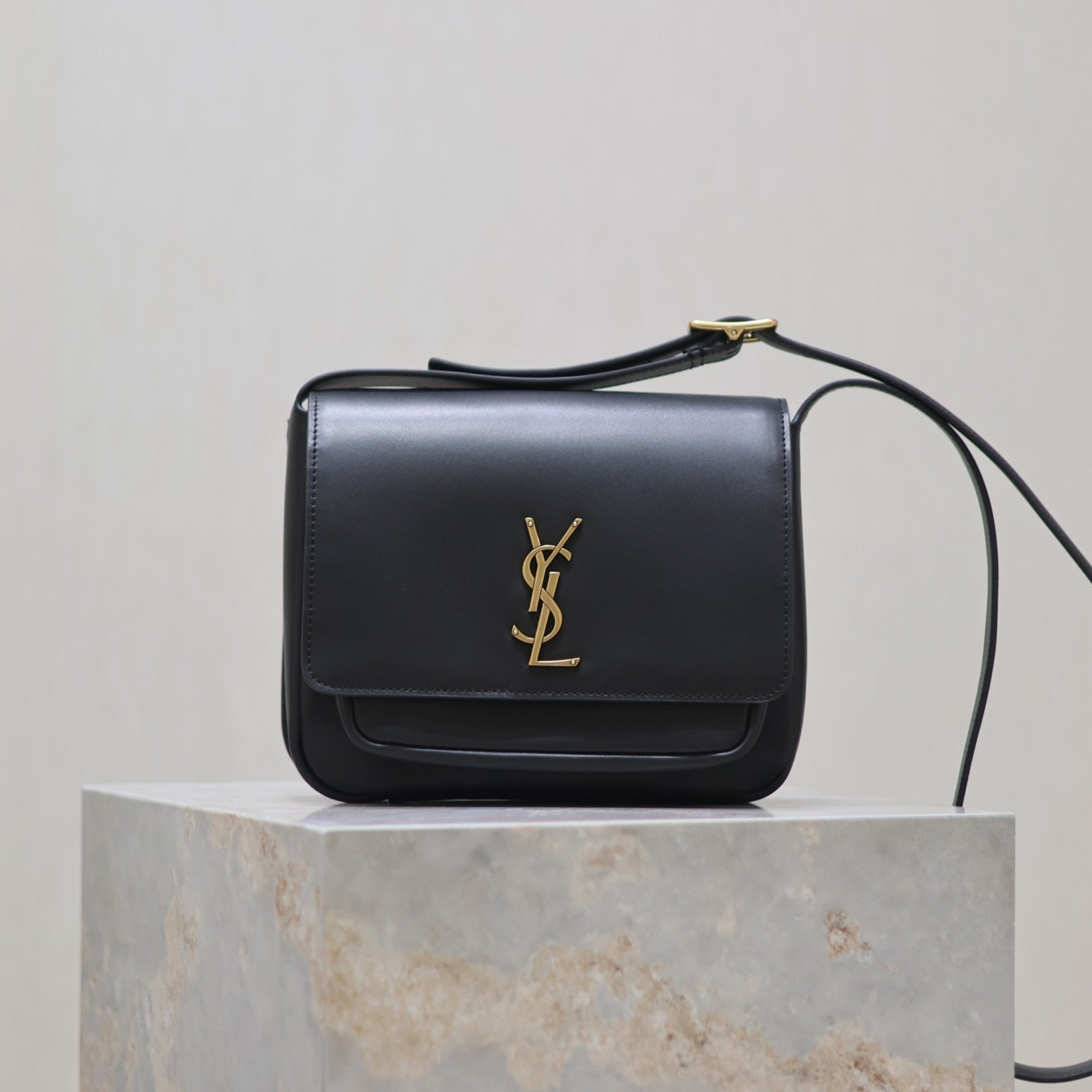 YSL 25S NIKI BABY 22 IN BLACK CALFSKIN GOLD HARDWRE