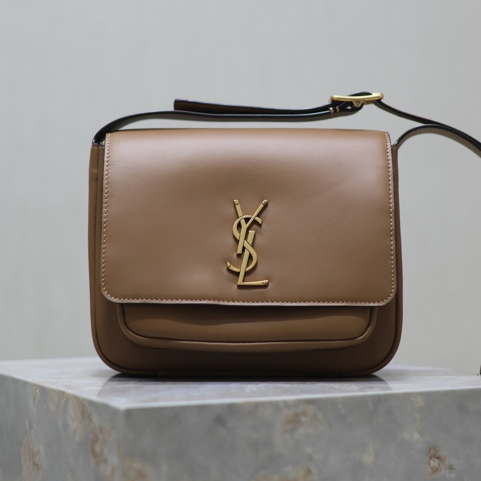 YSL 25S NIKI BABY 22 IN BROWN CALFSKIN GOLD HARDWRE