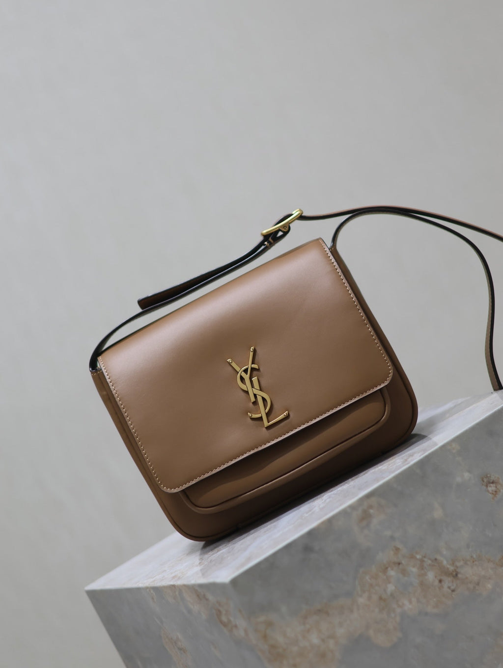 YSL 25S NIKI BABY 22 IN BROWN CALFSKIN GOLD HARDWARE