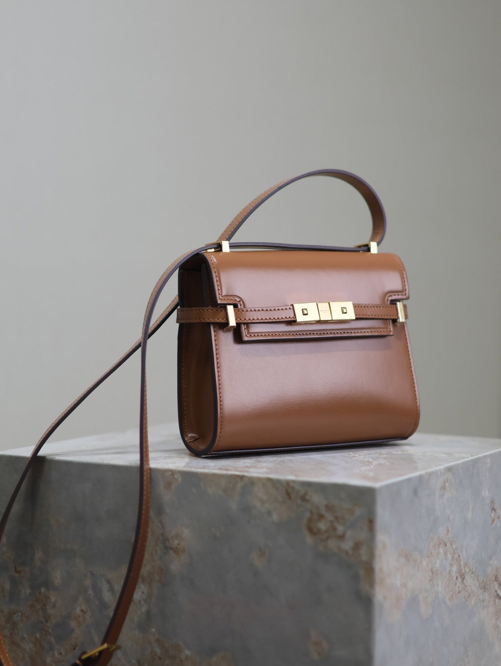 YSL 25S MINI MANHATTAN 19 IN BROWN CALFSKIN GOLD HARDWRE