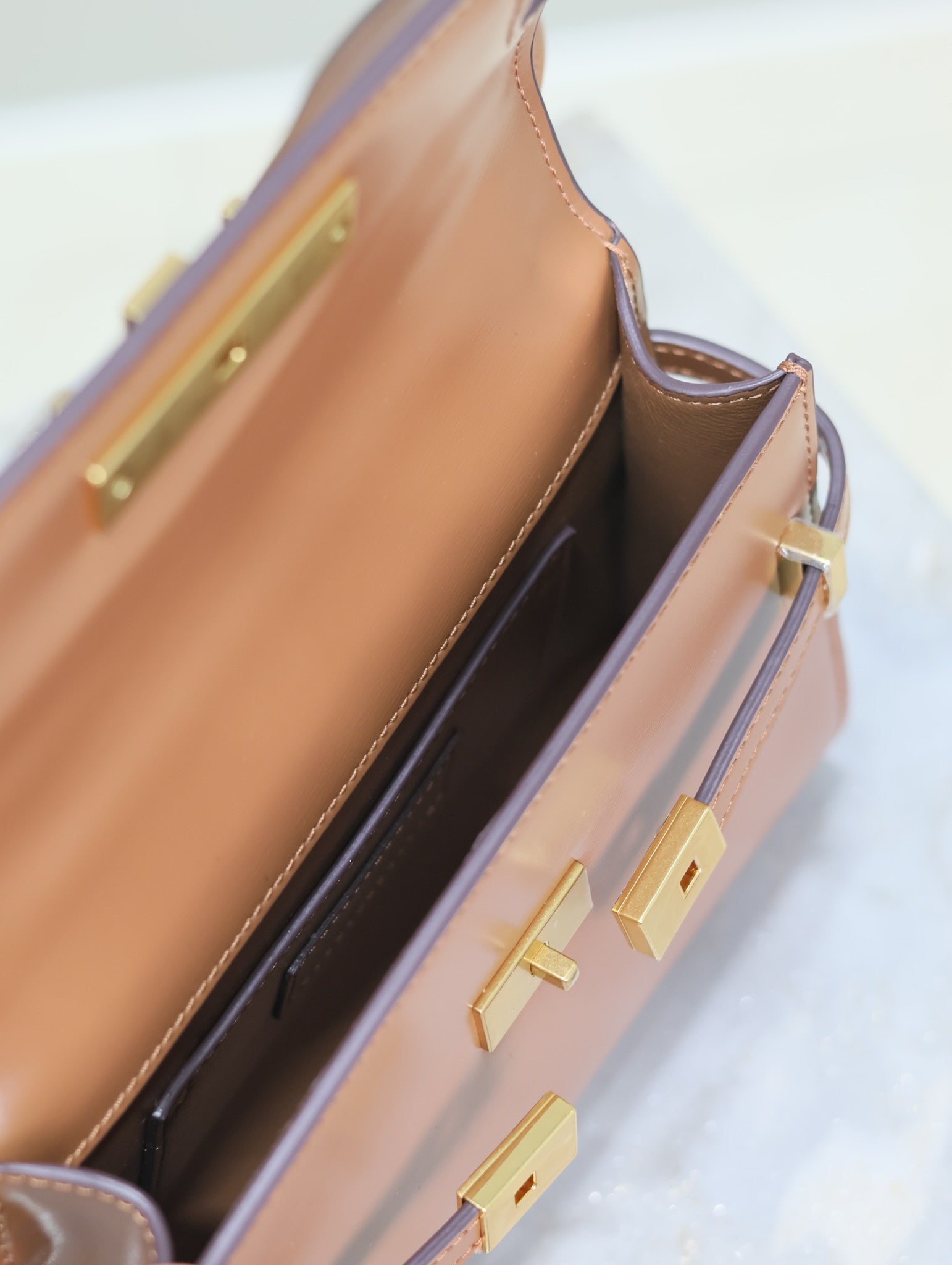 YSL 25S MINI MANHATTAN 19 IN BROWN CALFSKIN GOLD HARDWRE