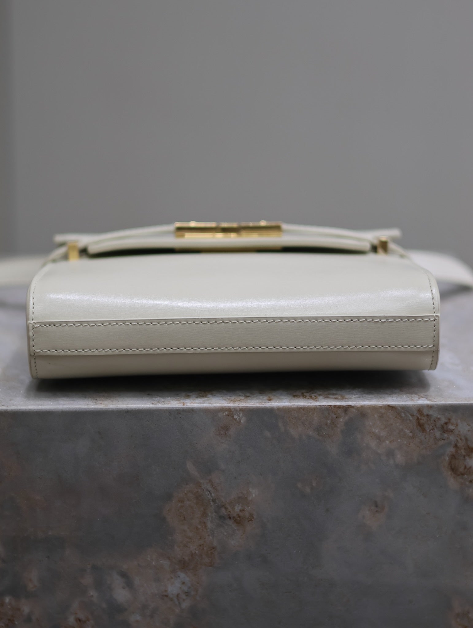 YSL 25S MINI MANHATTAN 19 IN BLANC VINTAGE CALFSKIN GOLD HARDWARE
